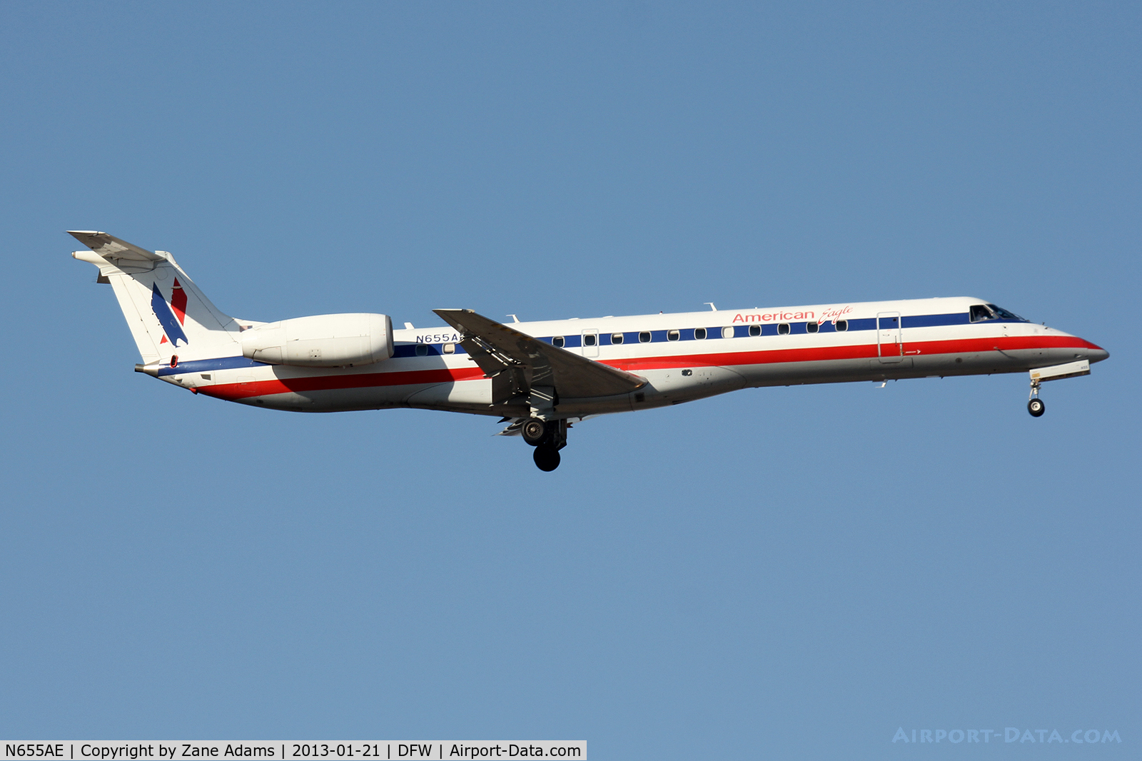 N655AE, 2001 Embraer ERJ-145LR (EMB-145LR) C/N 145452, American Eagle at DFW Airport