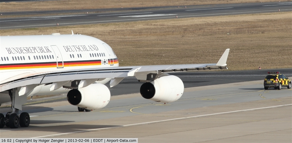 16 02, 2000 Airbus A340-313X C/N 355, Close up of guided transfer to holding point 26R......