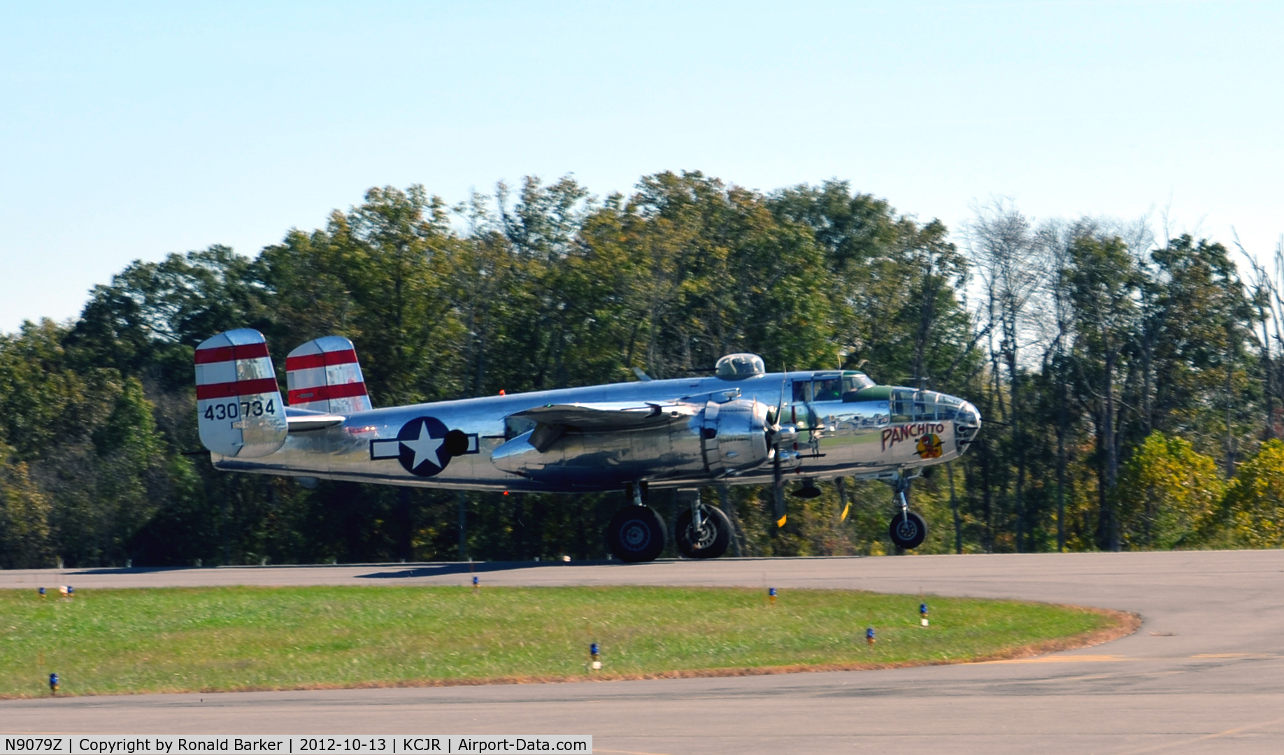 N9079Z, 1944 North American TB-25N Mitchell C/N 108-34009, Culpeper Air fest 2012 - Landing rollout