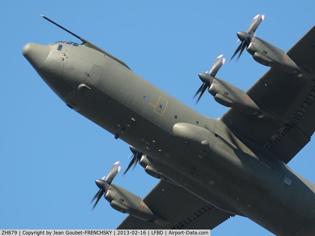 ZH879, 1998 Lockheed Martin C-130J-30 Hercules C.4 C/N 382-5463, RAF take off 23