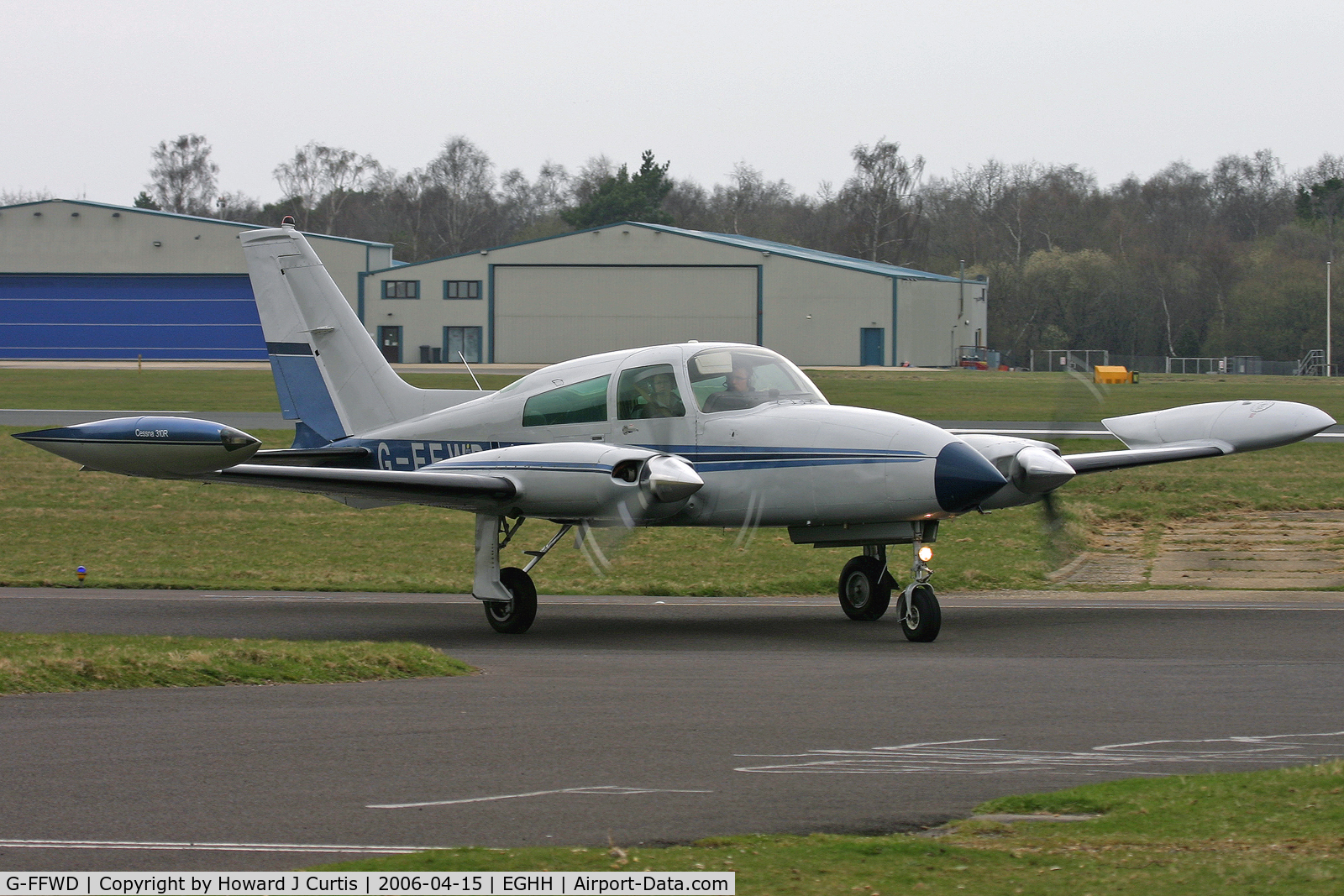 G-FFWD, 1976 Cessna 310R C/N 310R-0579, Privately owned.