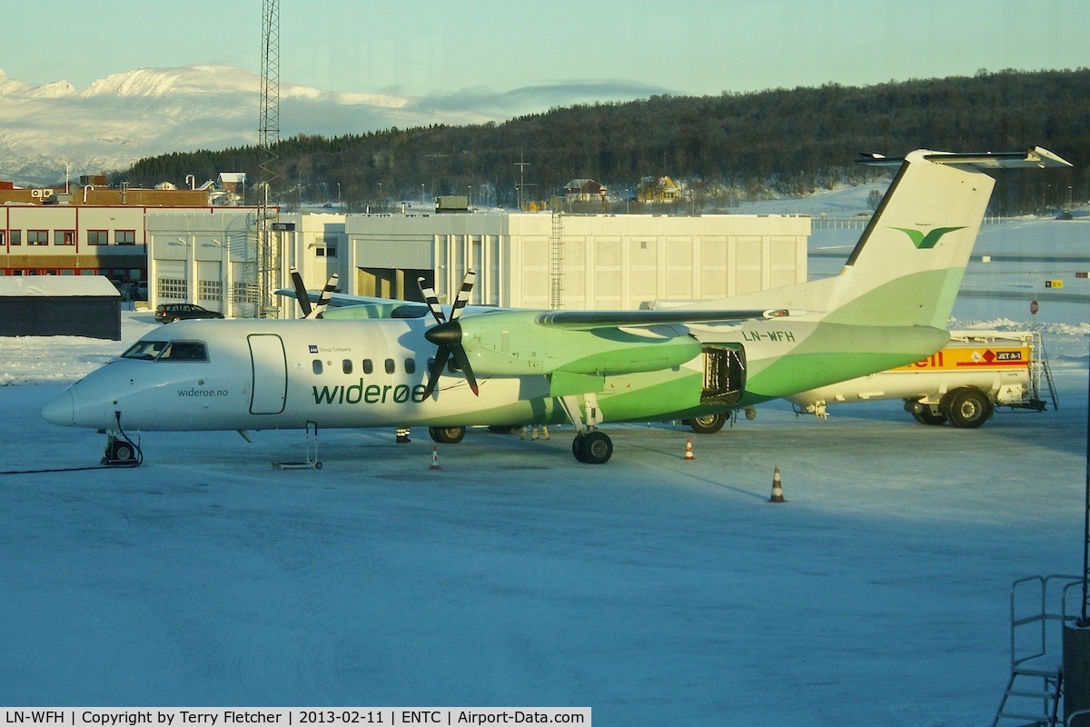 LN-WFH, 1990 De Havilland Canada DHC-8-311 Dash 8 C/N 238, Wideroe 1990 De Havilland Canada DHC-8-311, c/n: 238 at Tromso