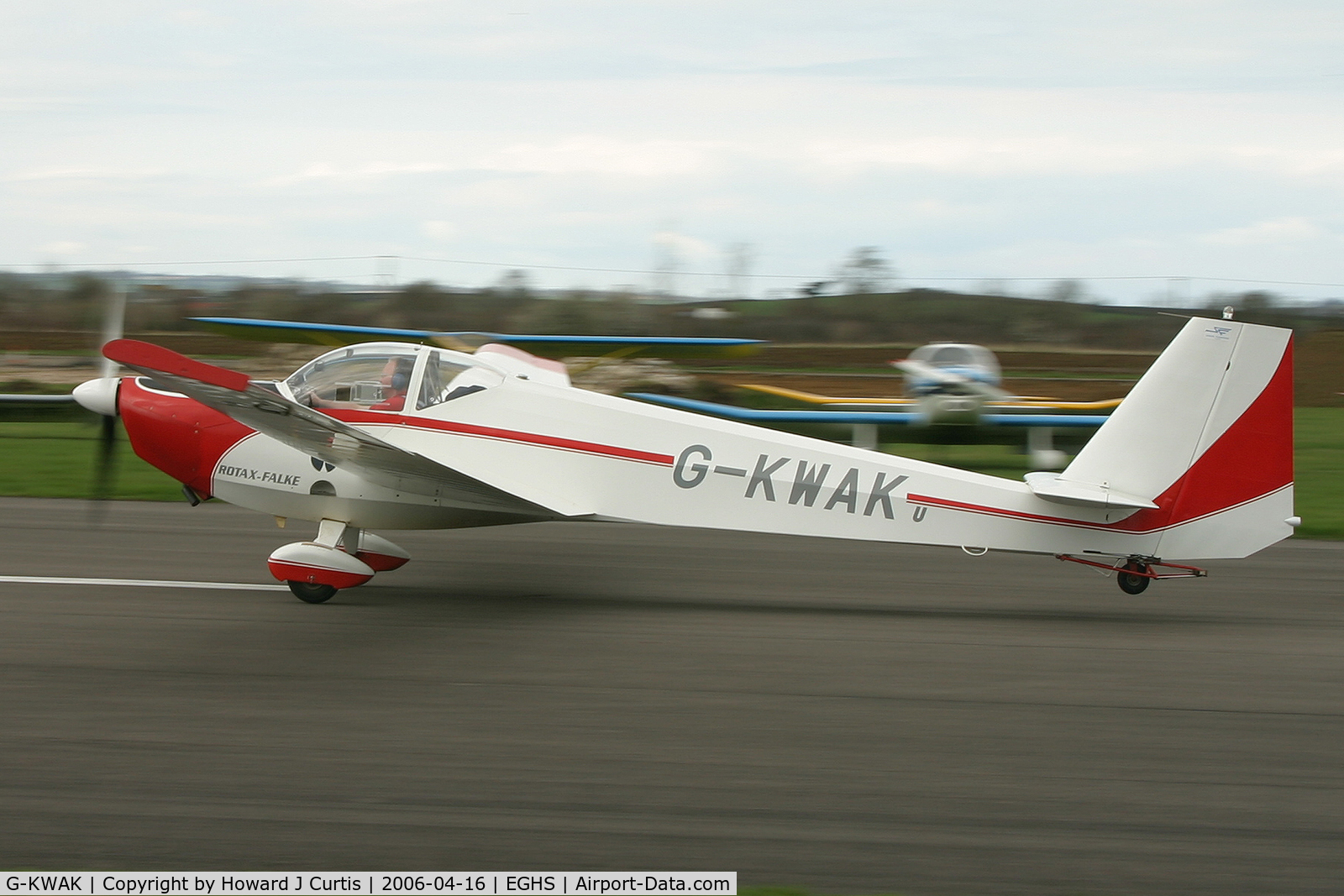 G-KWAK, 1995 Scheibe SF-25C Falke C/N 44581, Privately owned, at the PFA fly-in here.
