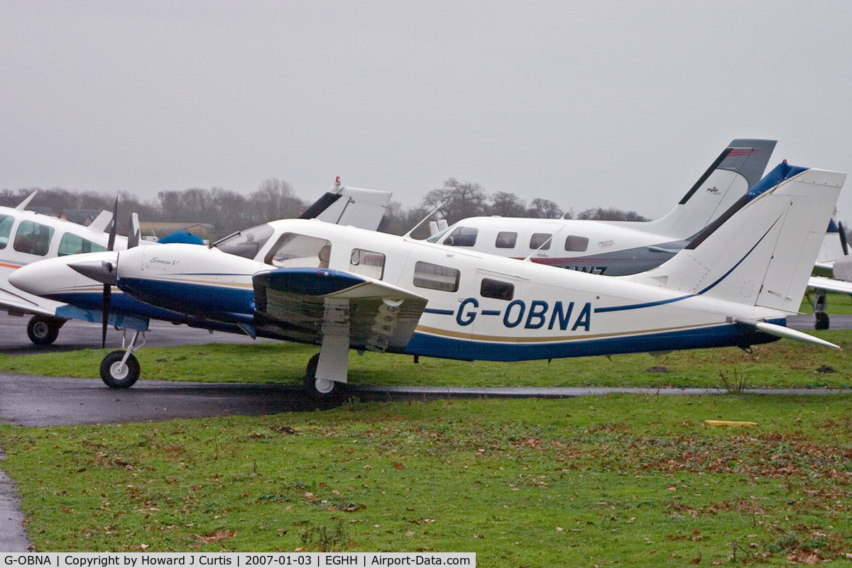 G-OBNA, 1997 Piper PA-34-220T Seneca V C/N 34-49002, Privately owned.
