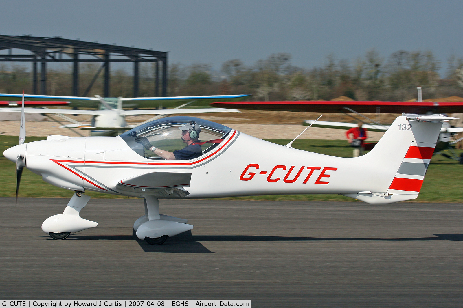 G-CUTE, 2000 Dyn'Aero MCR-01 C/N PFA 301-13511, At the PFA fly-in. Privately owned.