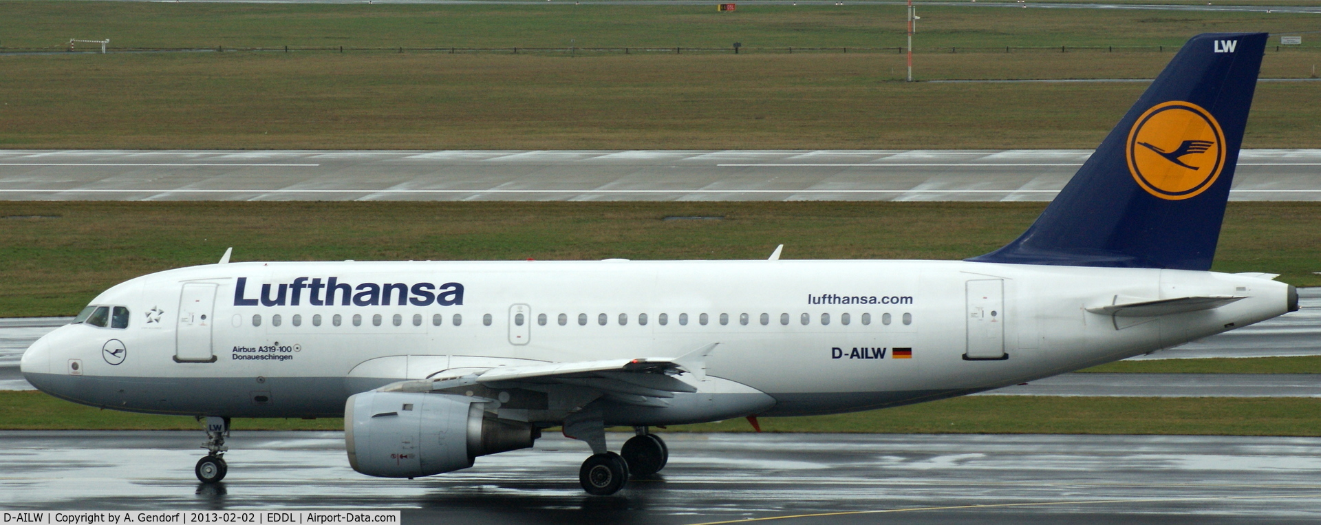 D-AILW, 1998 Airbus A319-114 C/N 853, Lufthansa, seen here on taxiway M at Düsseldorf Int´l (EDDL)