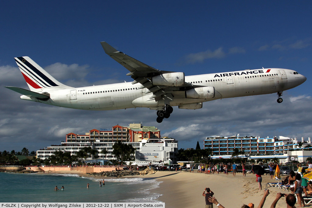 F-GLZK, 1997 Airbus A340-313X C/N 207, visitor