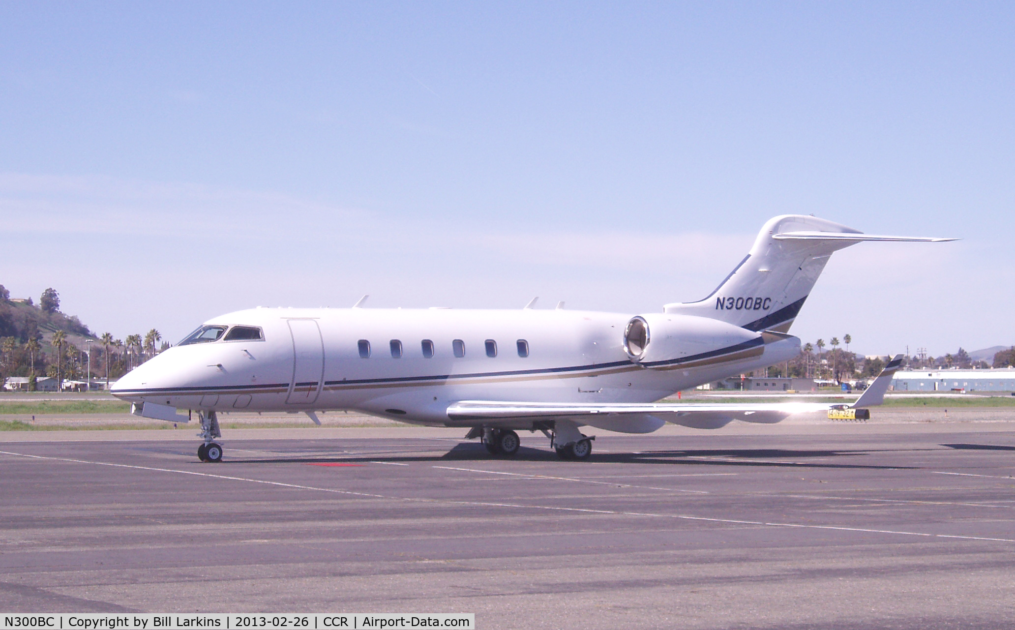 N300BC, 2005 Bombardier Challenger 300 (BD-100-1A10) C/N 20067, Visitor