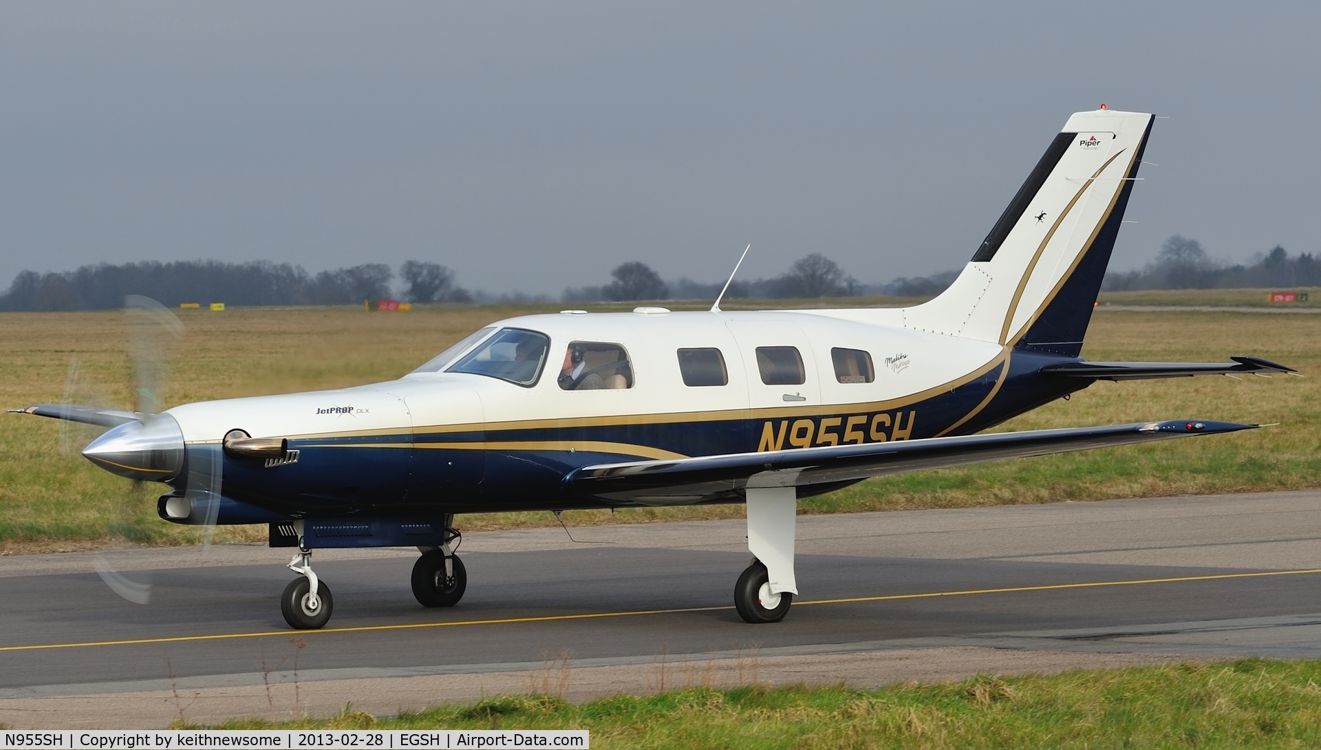 N955SH, 2002 Piper PA-46-350P Malibu Mirage C/N 4636339, Passing tango !
