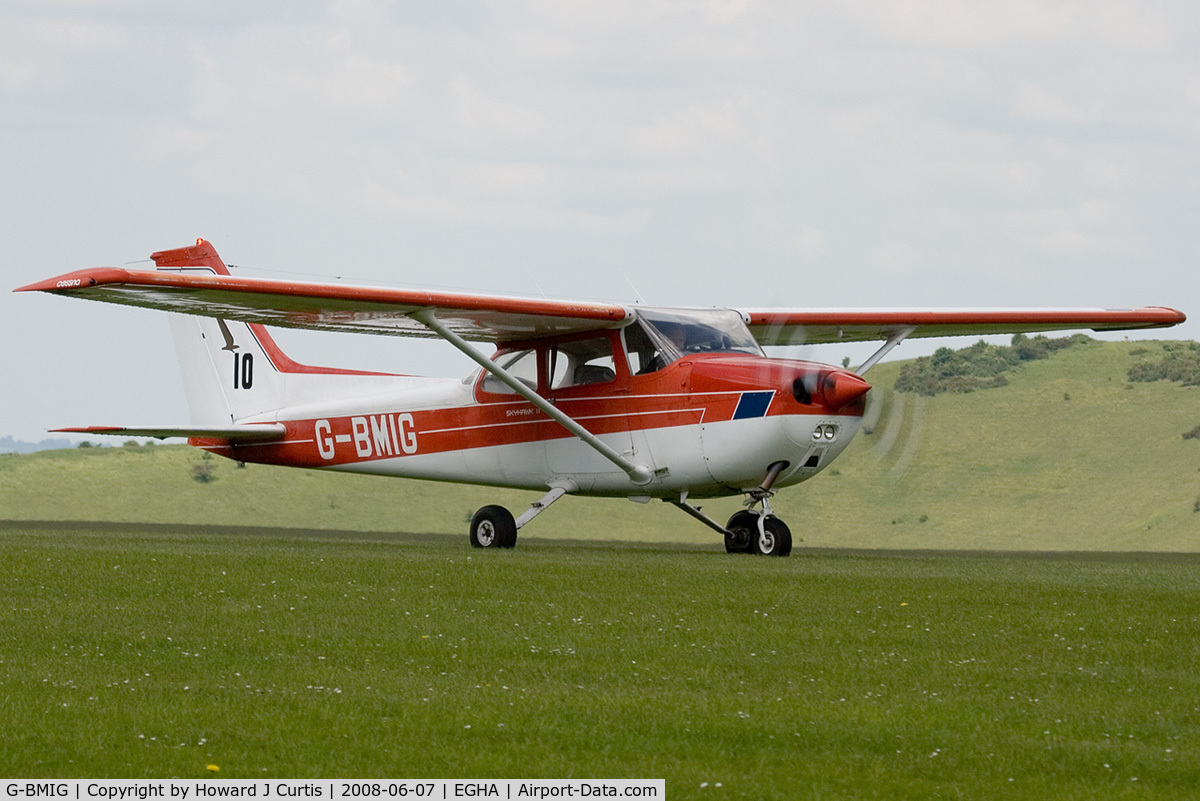 G-BMIG, 1979 Cessna 172N Skyhawk C/N 172-72376, Privately owned. Coded 10, at the Dorset Air Races.