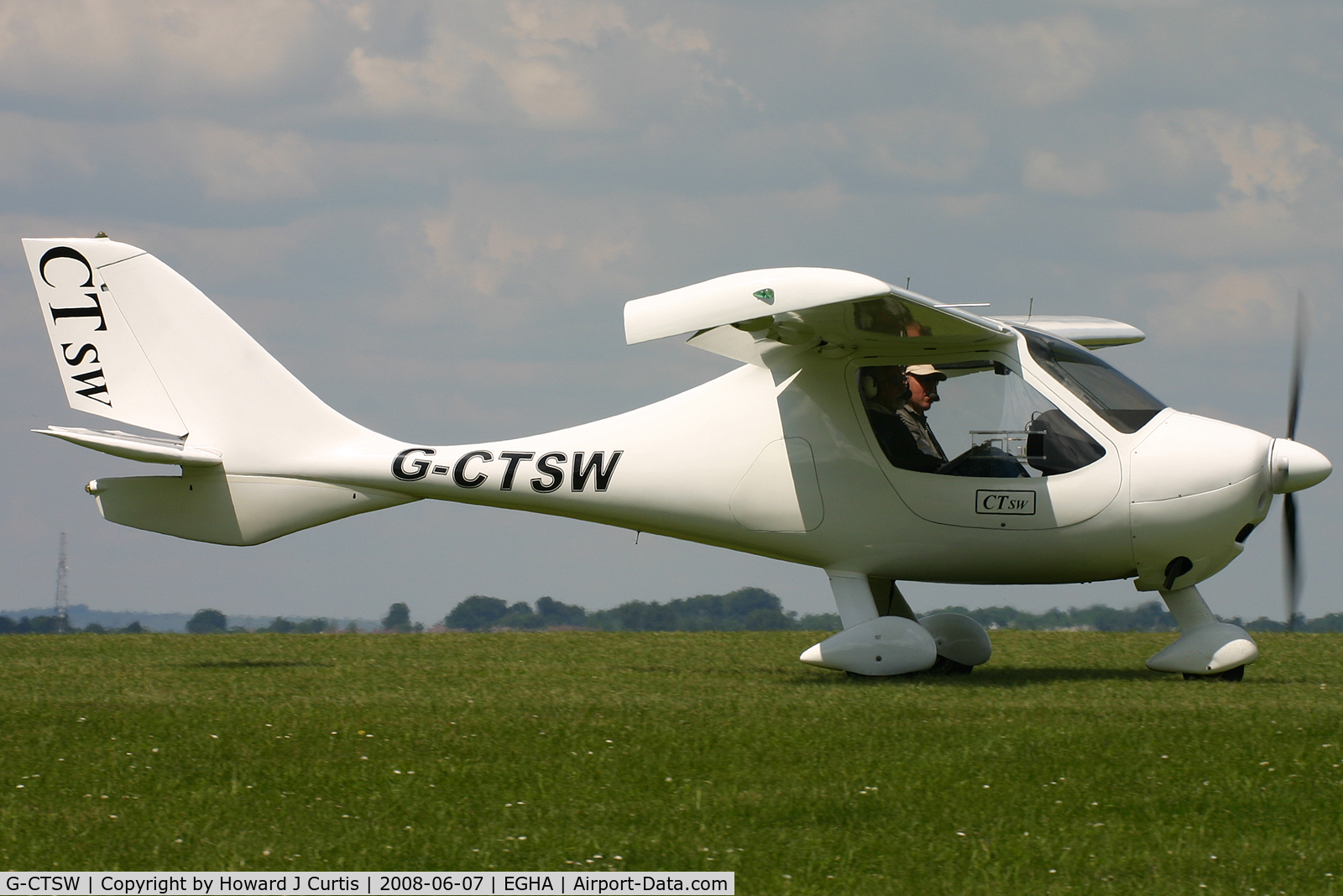 G-CTSW, 2006 Flight Design CTSW C/N 05-11-15, Privately owned. Apt registration!