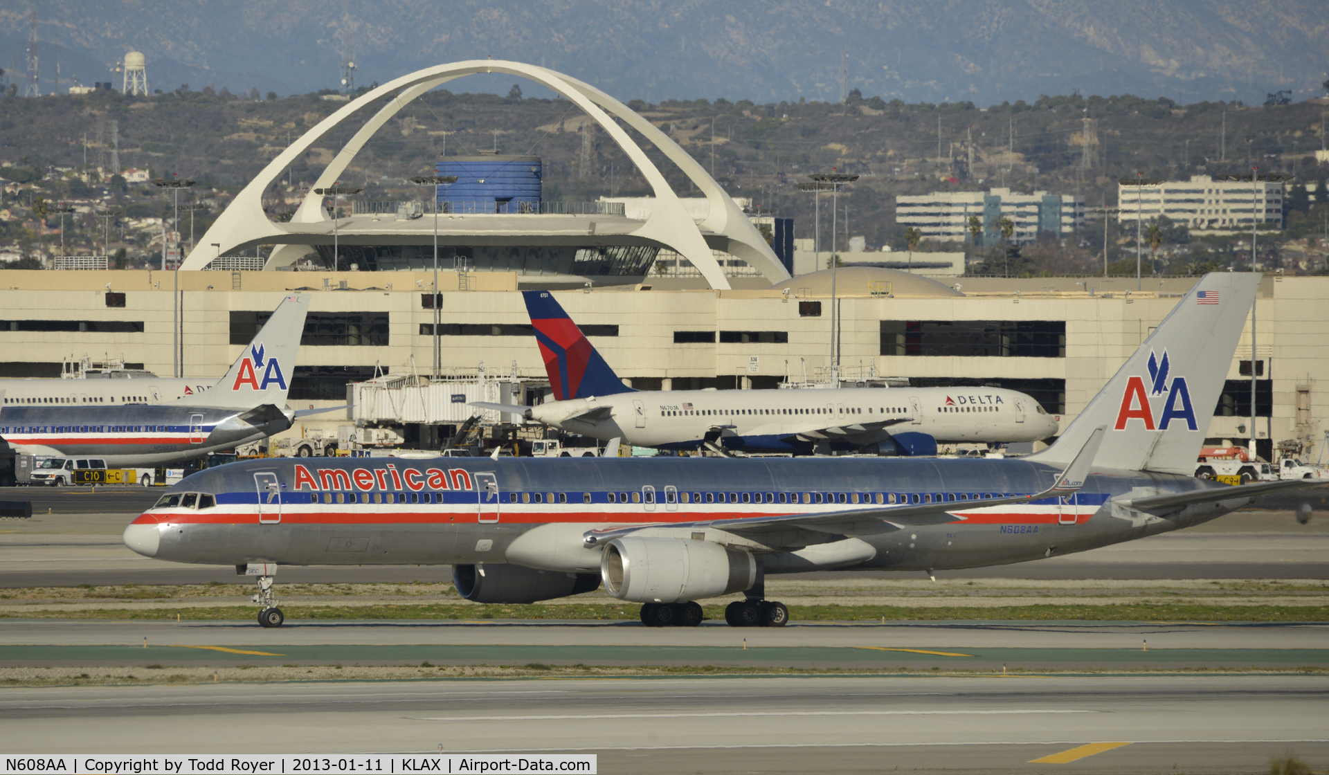 N608AA, 1996 Boeing 757-223 C/N 27446, Arriving at LAX on 25L