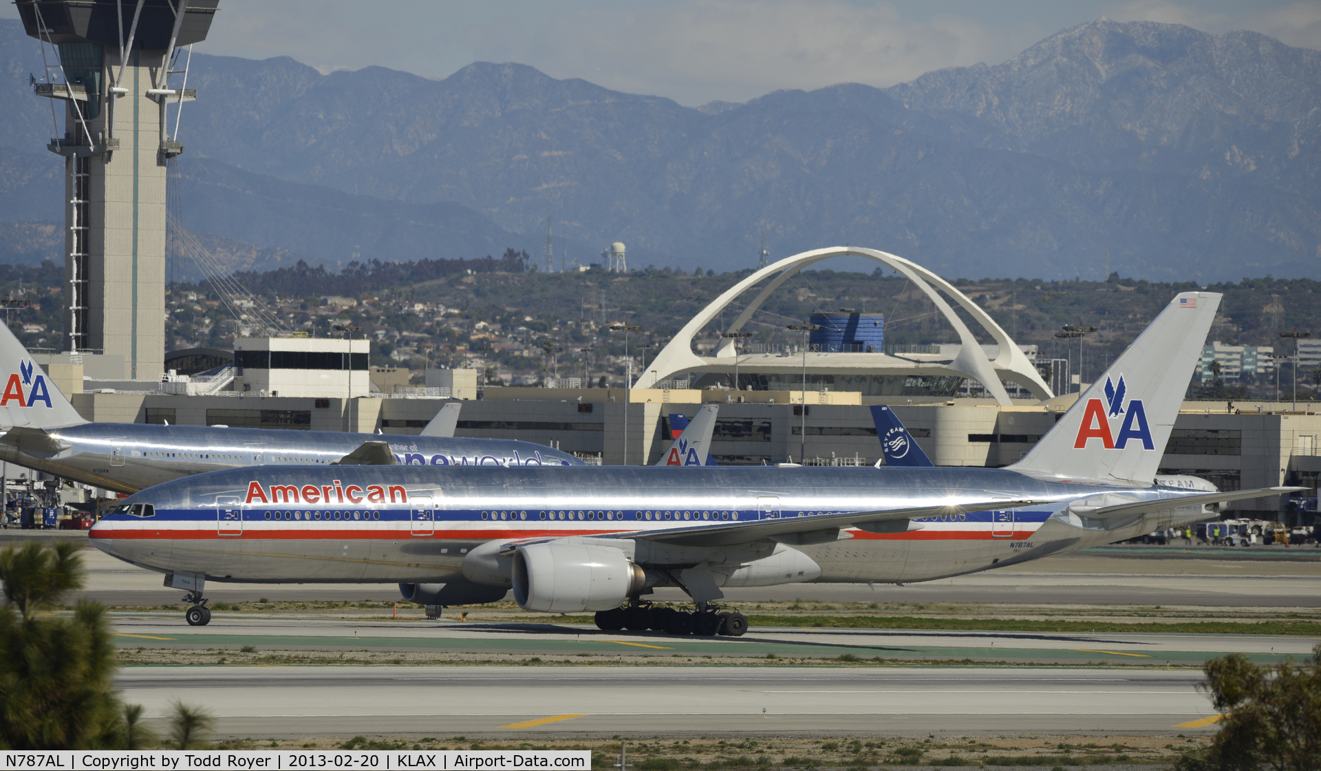 N787AL, 2000 Boeing 777-223 C/N 30010, Arriving at LAX on 25L