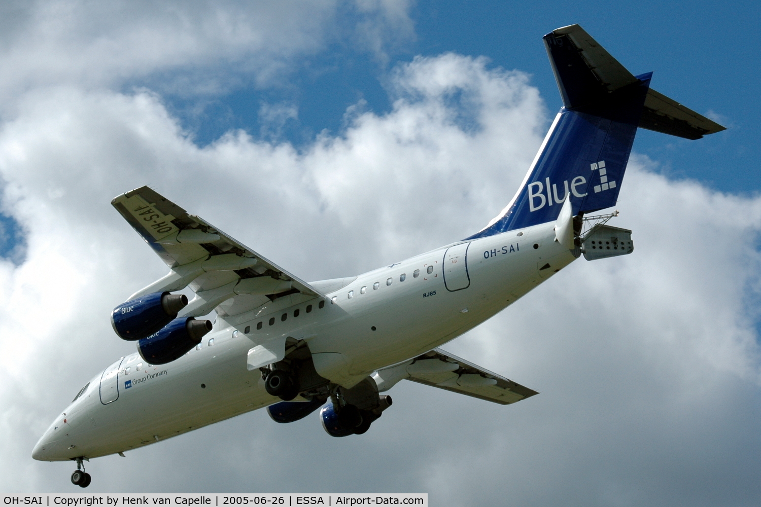 OH-SAI, 2001 BAE Systems Avro 146-RJ85 C/N E.2385, Blue1 Avro RJ85 approaching Stockholm Arlanda airport, Sweden.