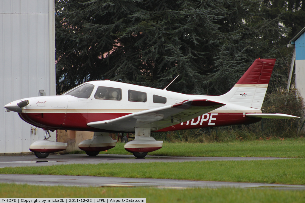 F-HDPE, 2003 Piper PA-28-181 C/N 28-43573, Parked
