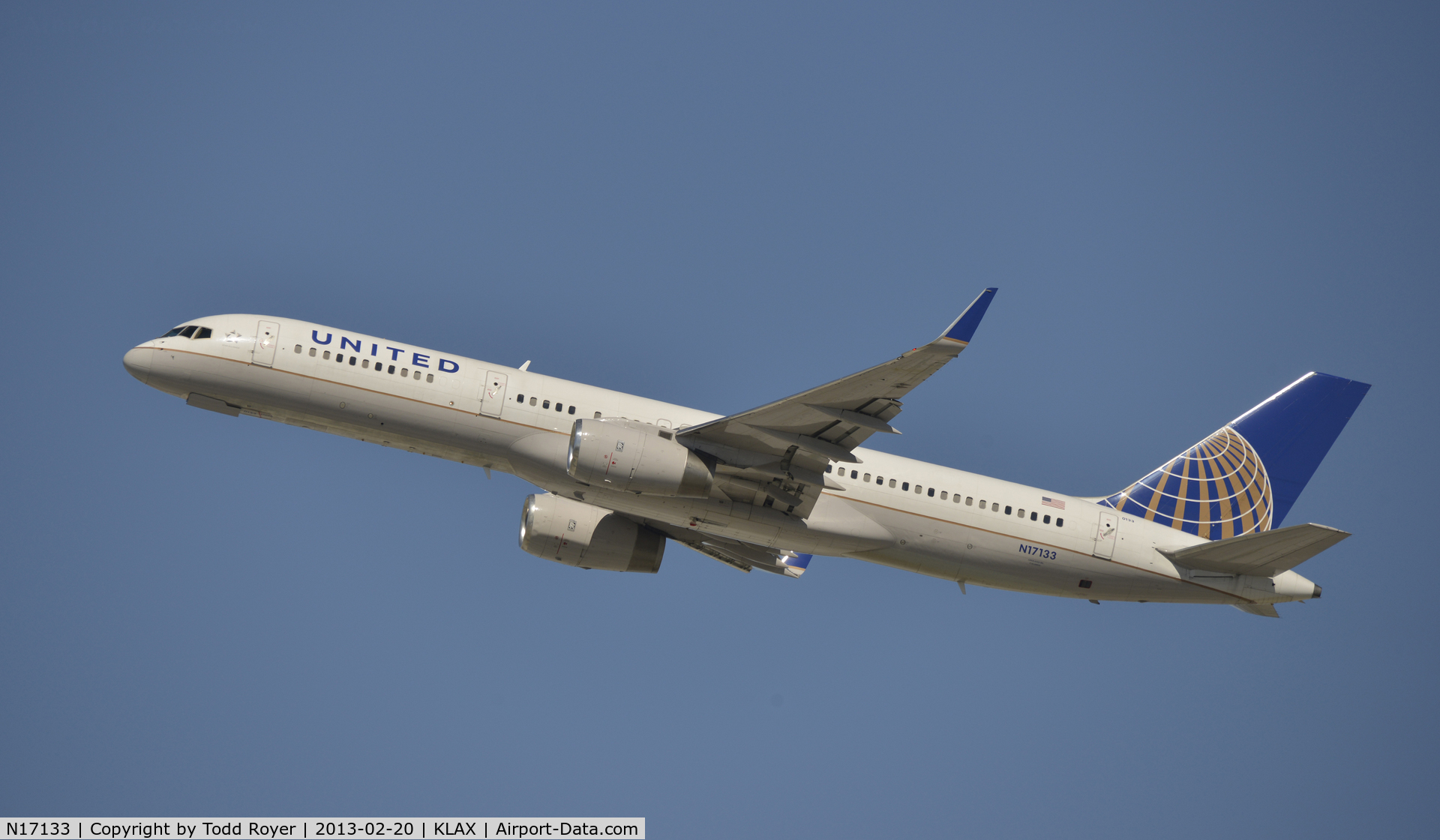 N17133, 1998 Boeing 757-224 C/N 29282, Departing LAX