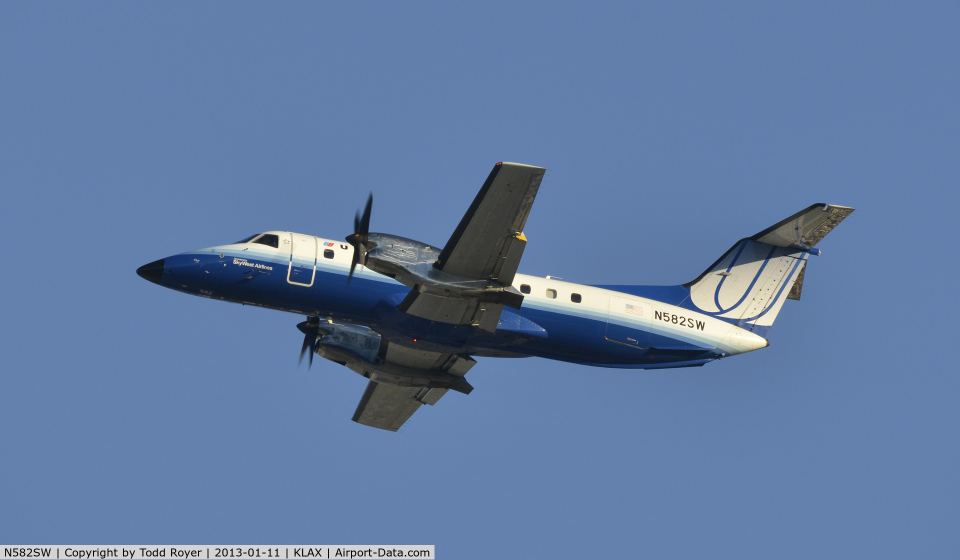 N582SW, 1999 Embraer EMB-120ER Brasilia C/N 120350, Departing LAX