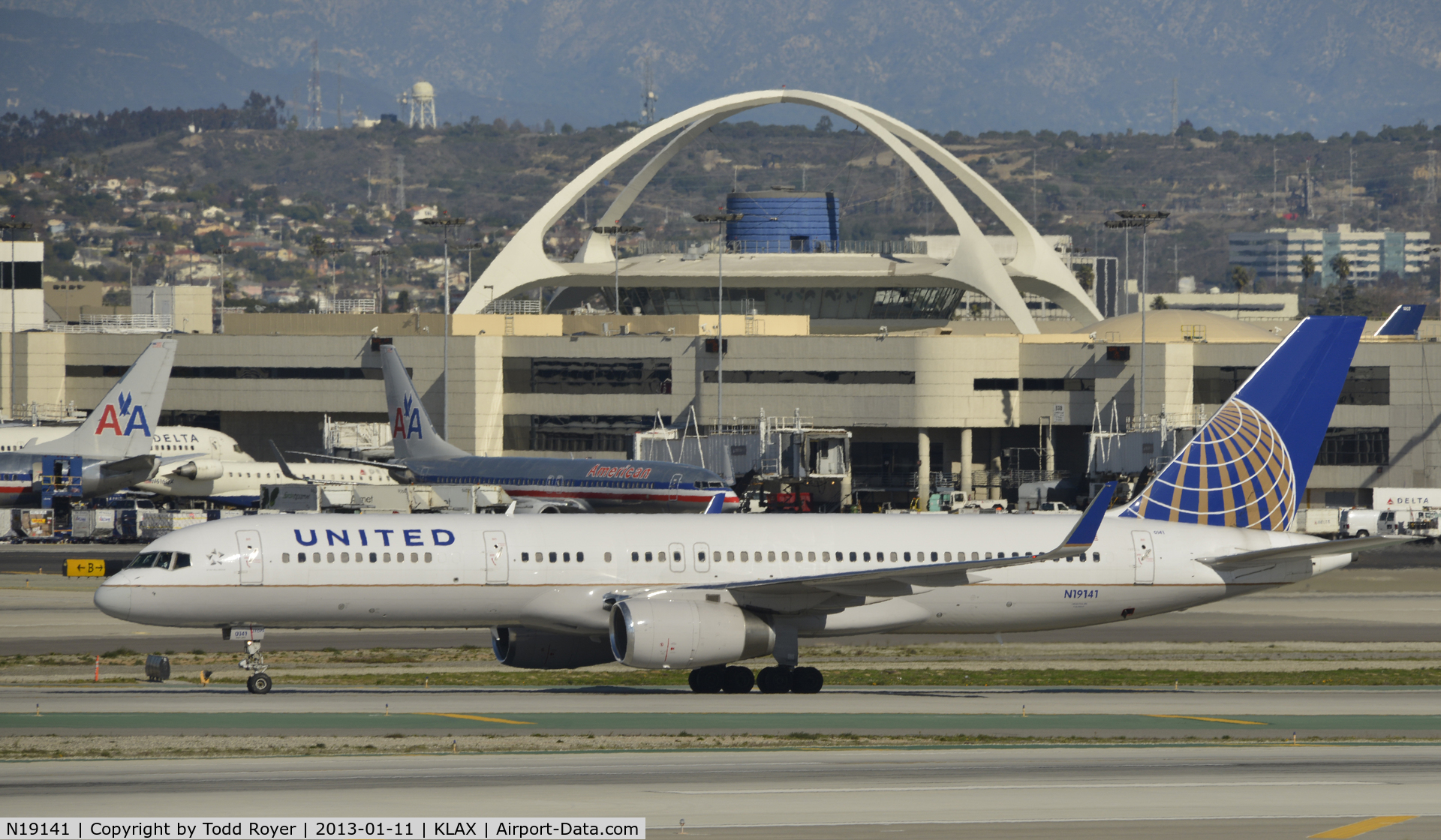 N19141, 2000 Boeing 757-224 C/N 30354, Arrived at LAX on 25L