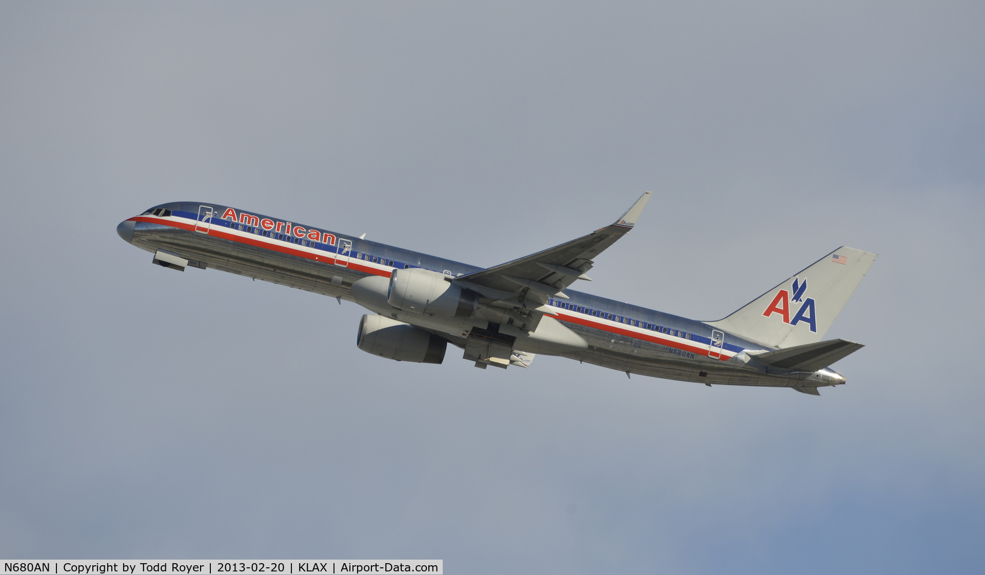N680AN, 1999 Boeing 757-223 C/N 29590, Departing LAX