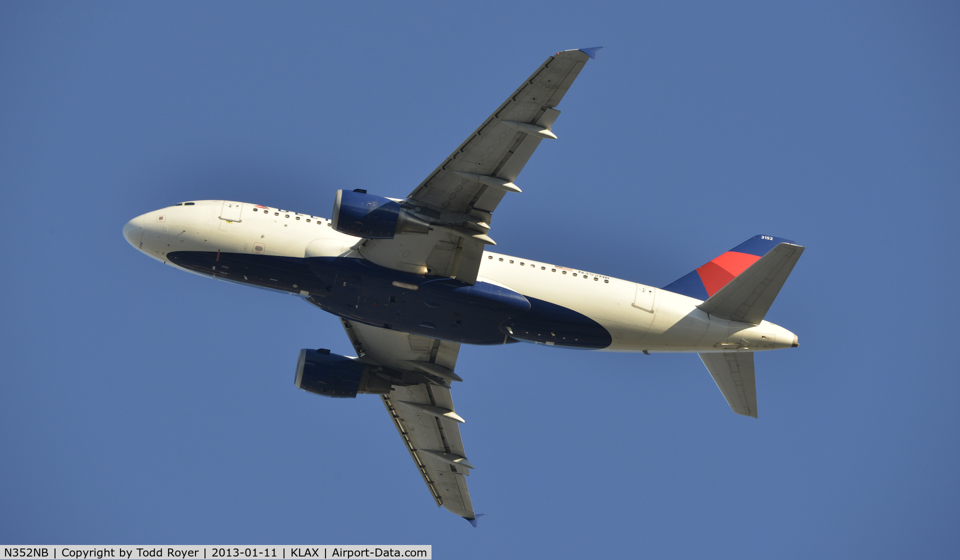 N352NB, 2002 Airbus A319-114 C/N 1824, Departing LAX