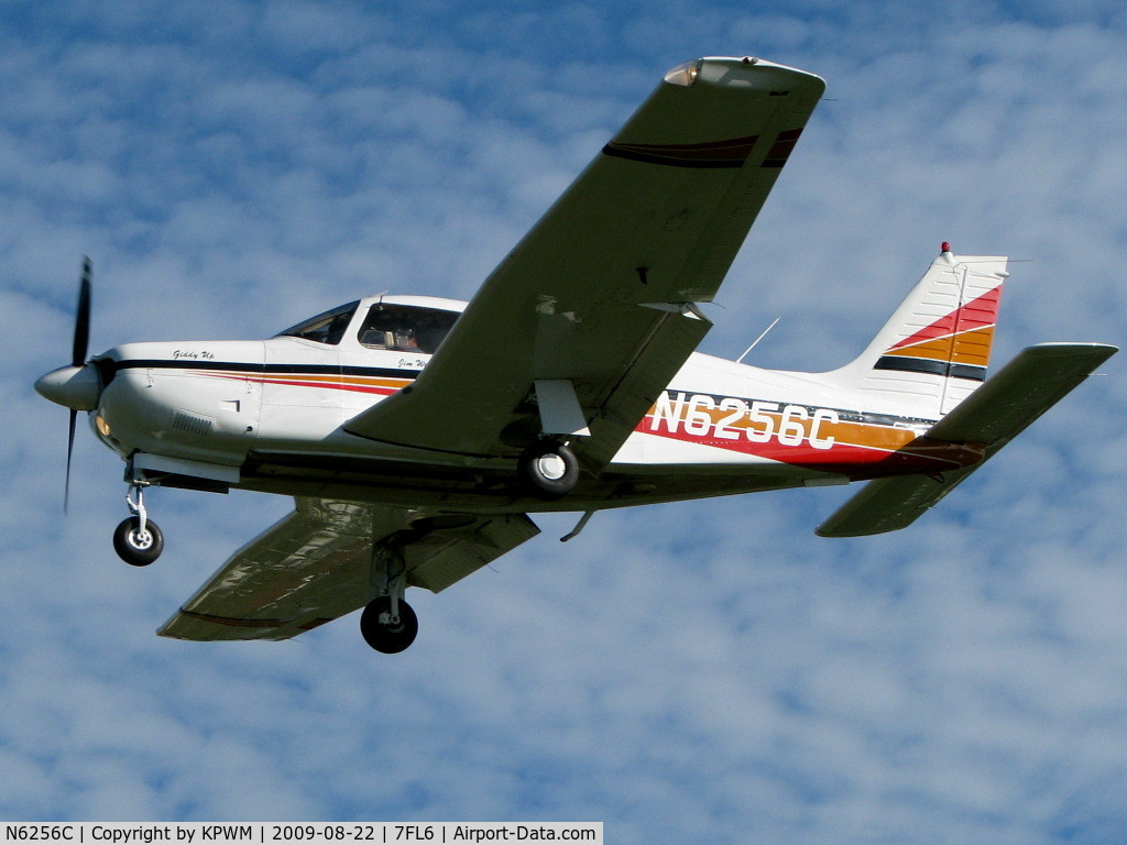 N6256C, 1978 Piper PA-28R-201 Cherokee Arrow III C/N 28R-7837154, At 7FL6
