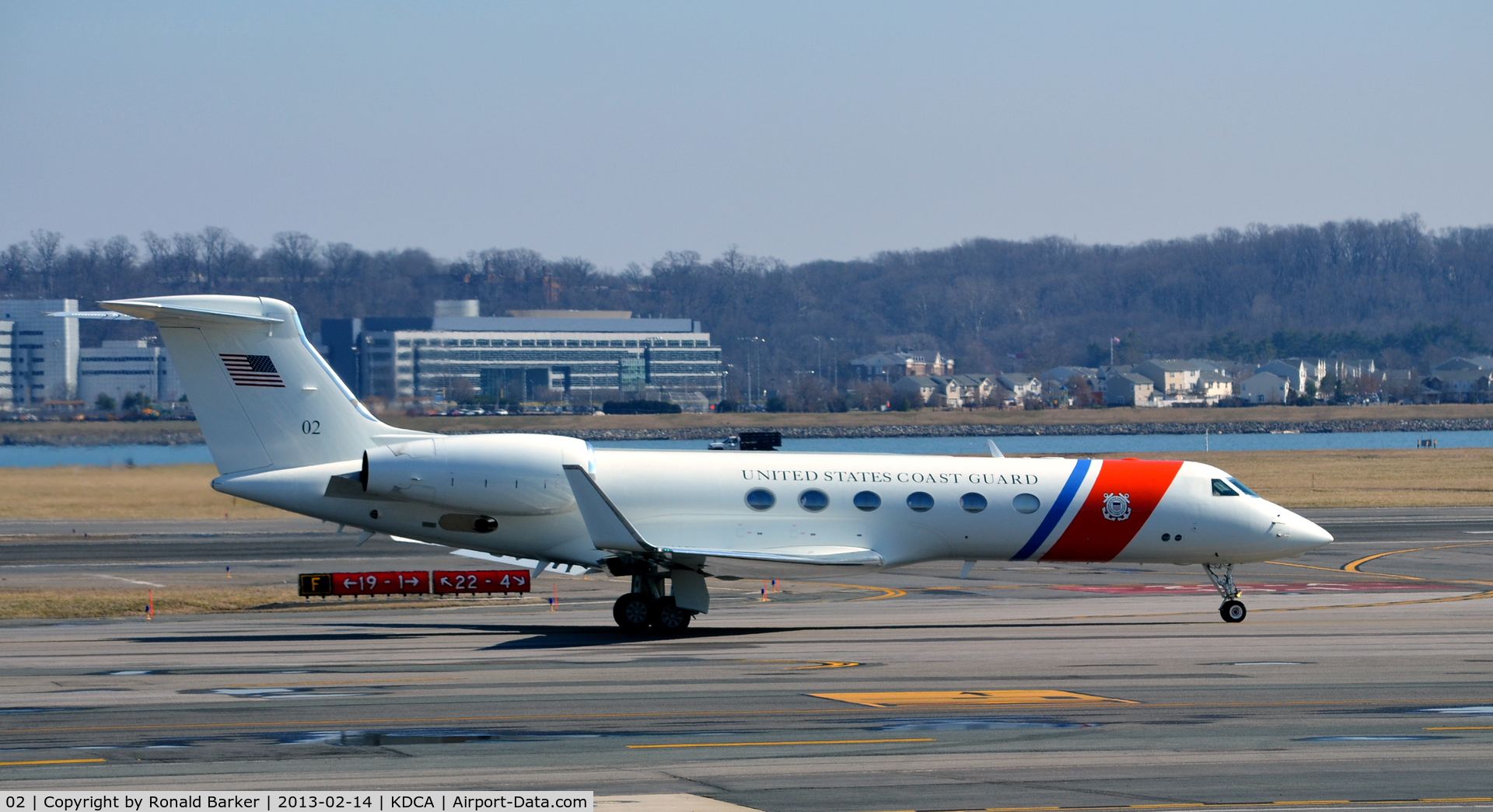 02, Gulfstream Aerospace C-37A (Gulfstream V) C/N 638, Taxi