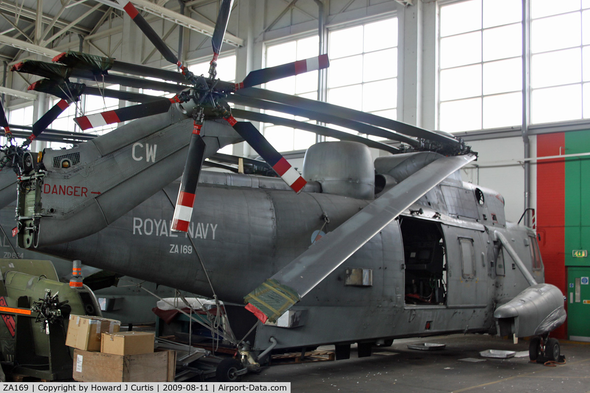 ZA169, 1982 Westland Sea King HAS.6 C/N WA902, At the Air Engineering & Survival School, Gosport, Hampshire. Coded 515-CW.