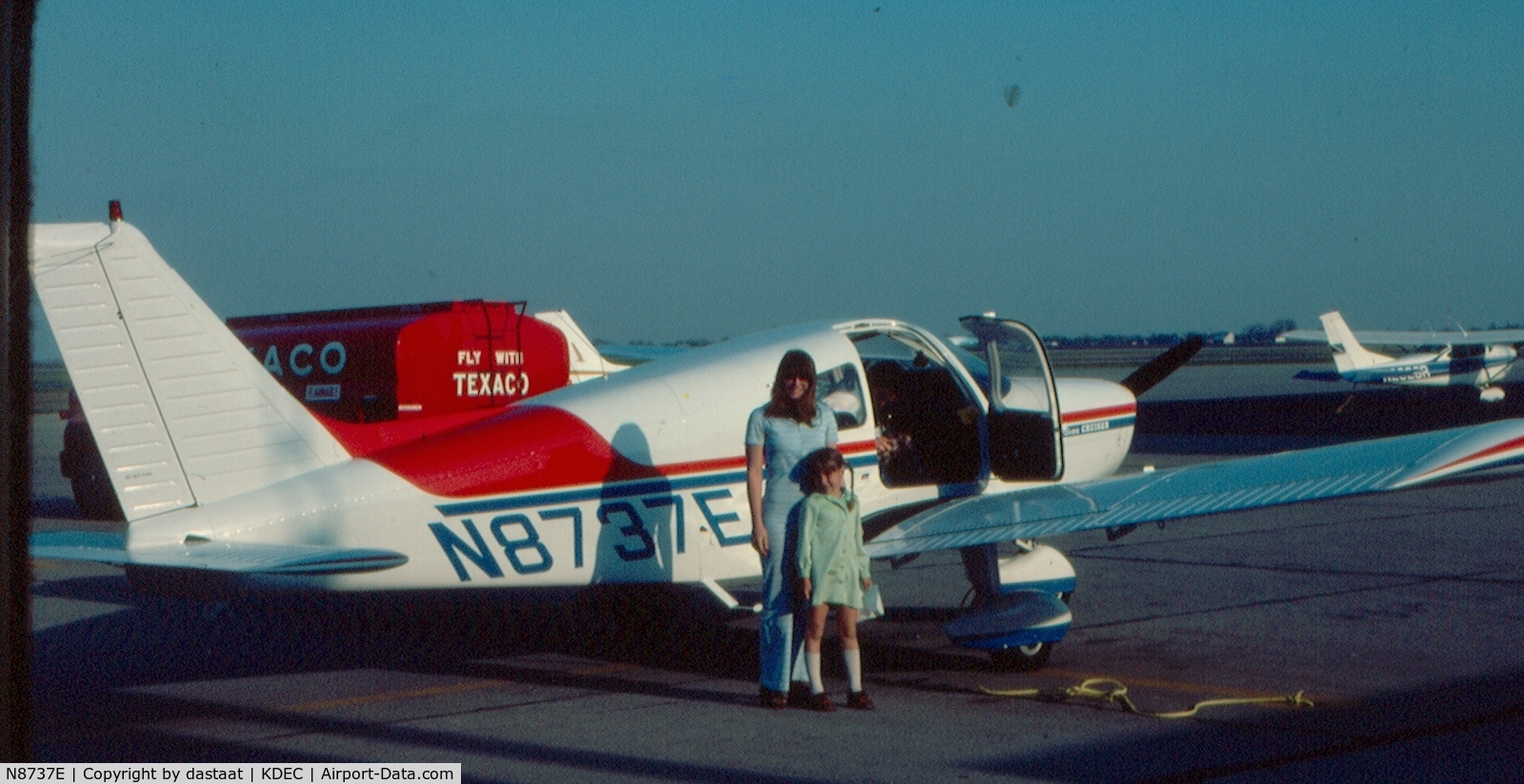 N8737E, 1976 Piper PA-28-140 Cherokee Cruiser C/N 28-7625152, DEC 1970's