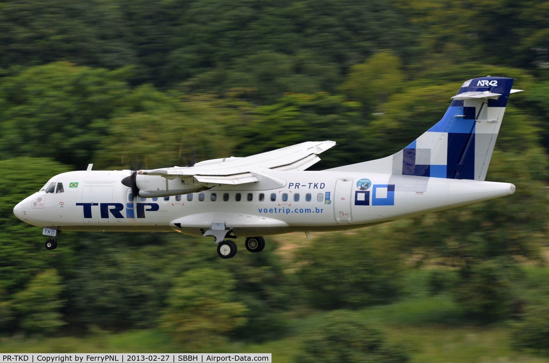 PR-TKD, 1999 ATR 42-500 C/N 609, Trip ATR42 landing in PLU