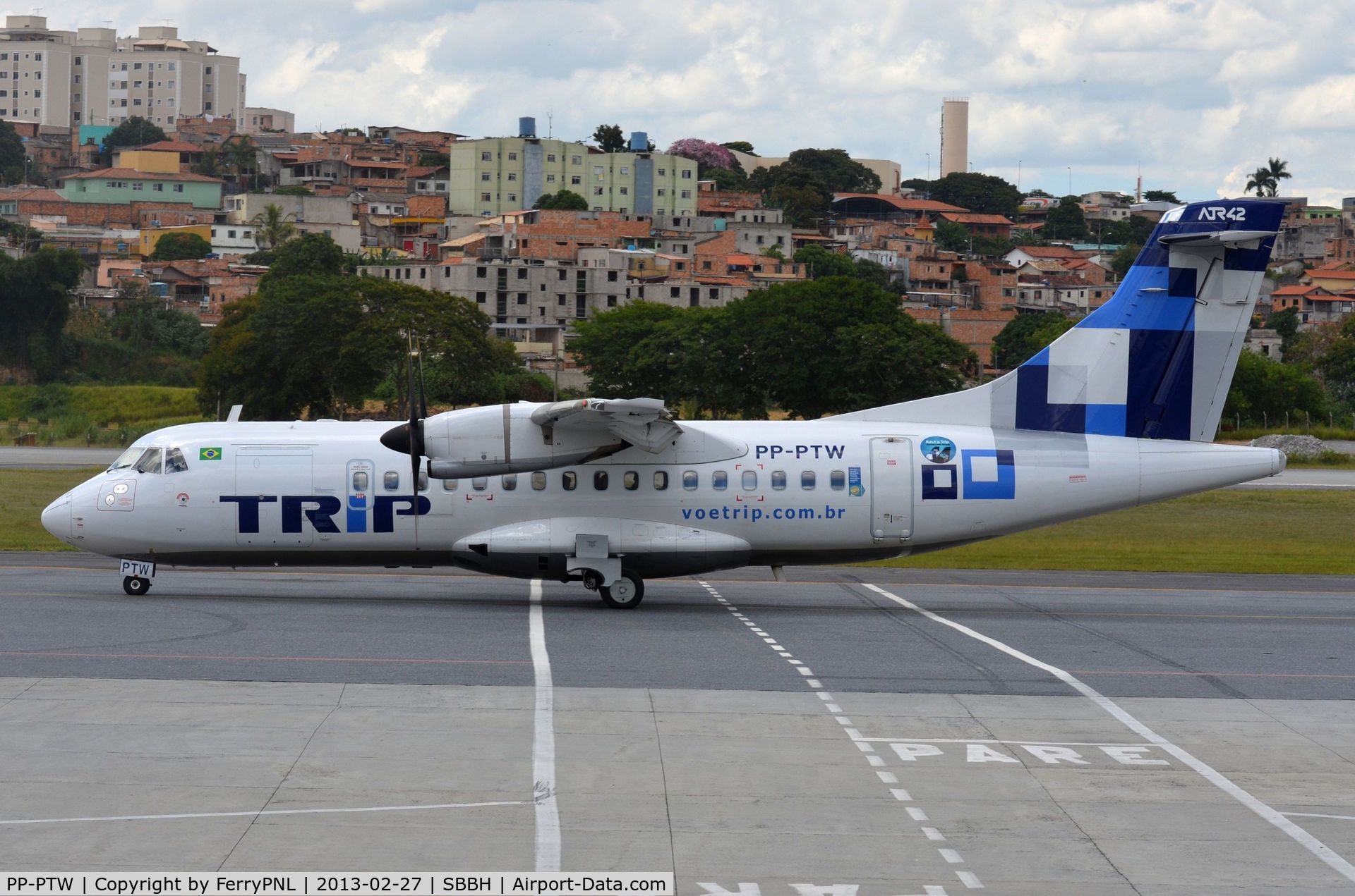 PP-PTW, 1996 ATR 42-500 C/N 510, TRIP ATR42 taxying out at PLU