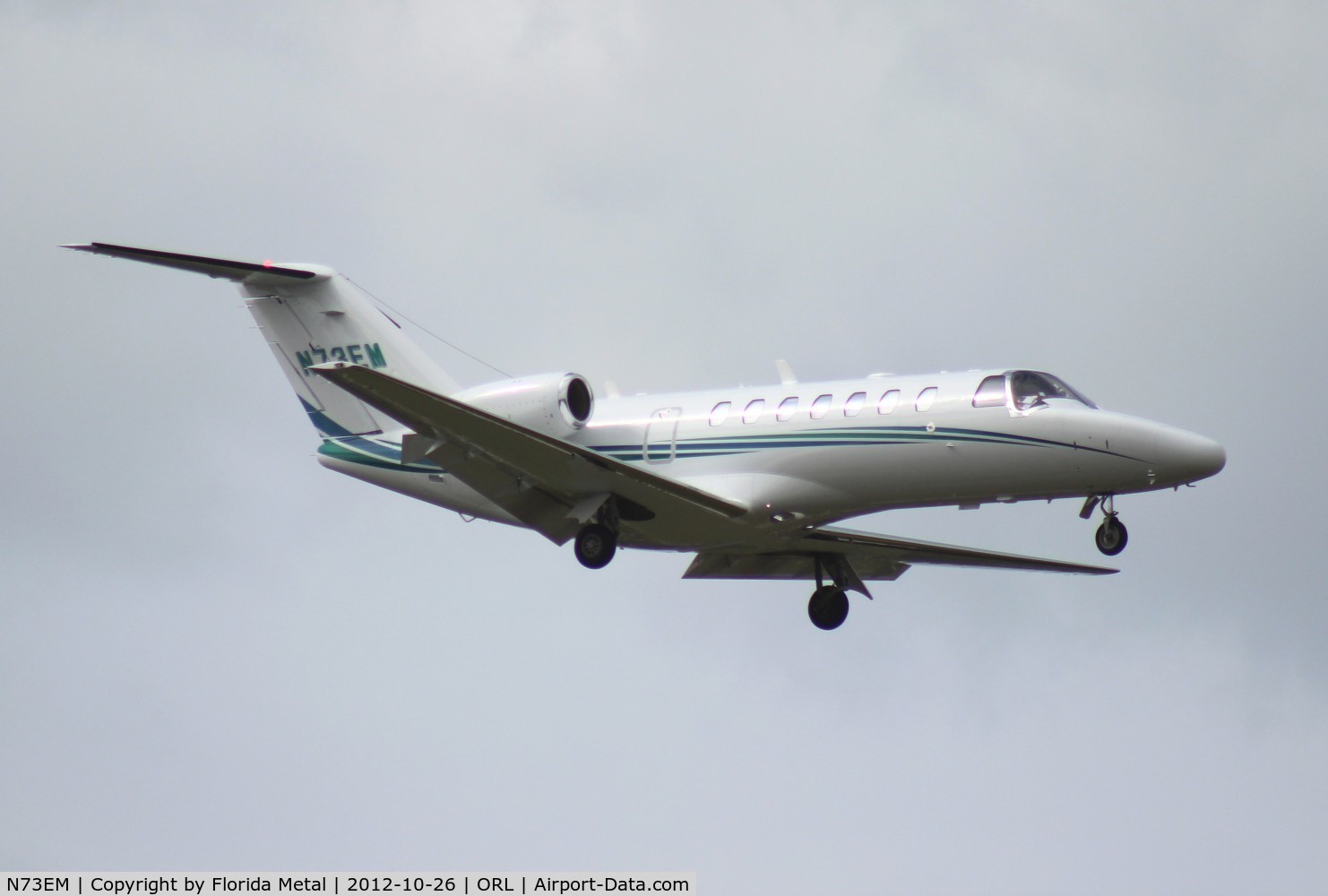 N73EM, 2006 Cessna 525B CitationJet CJ3 C/N 525B0123, Cessna CJ3 landing in strong winds for NBAA