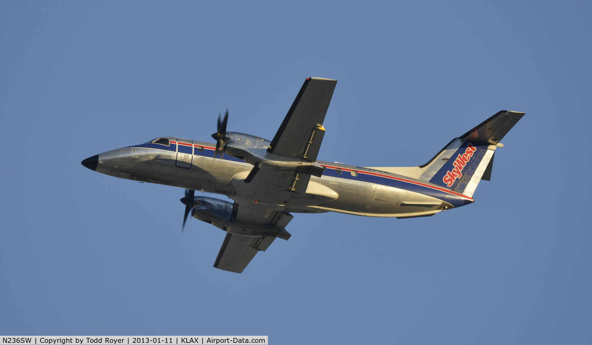 N236SW, 1996 Embraer EMB-120ER Brasilia C/N 120312, Departing LAX