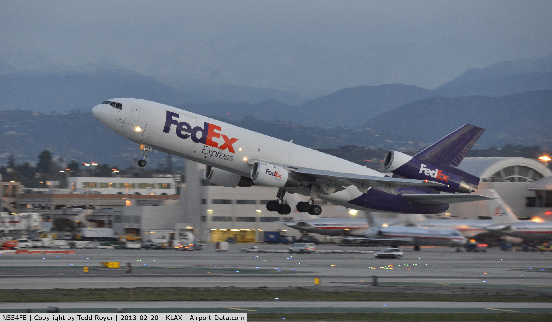 N554FE, 1972 McDonnell Douglas MD-10-10F C/N 46708, Departing LAX