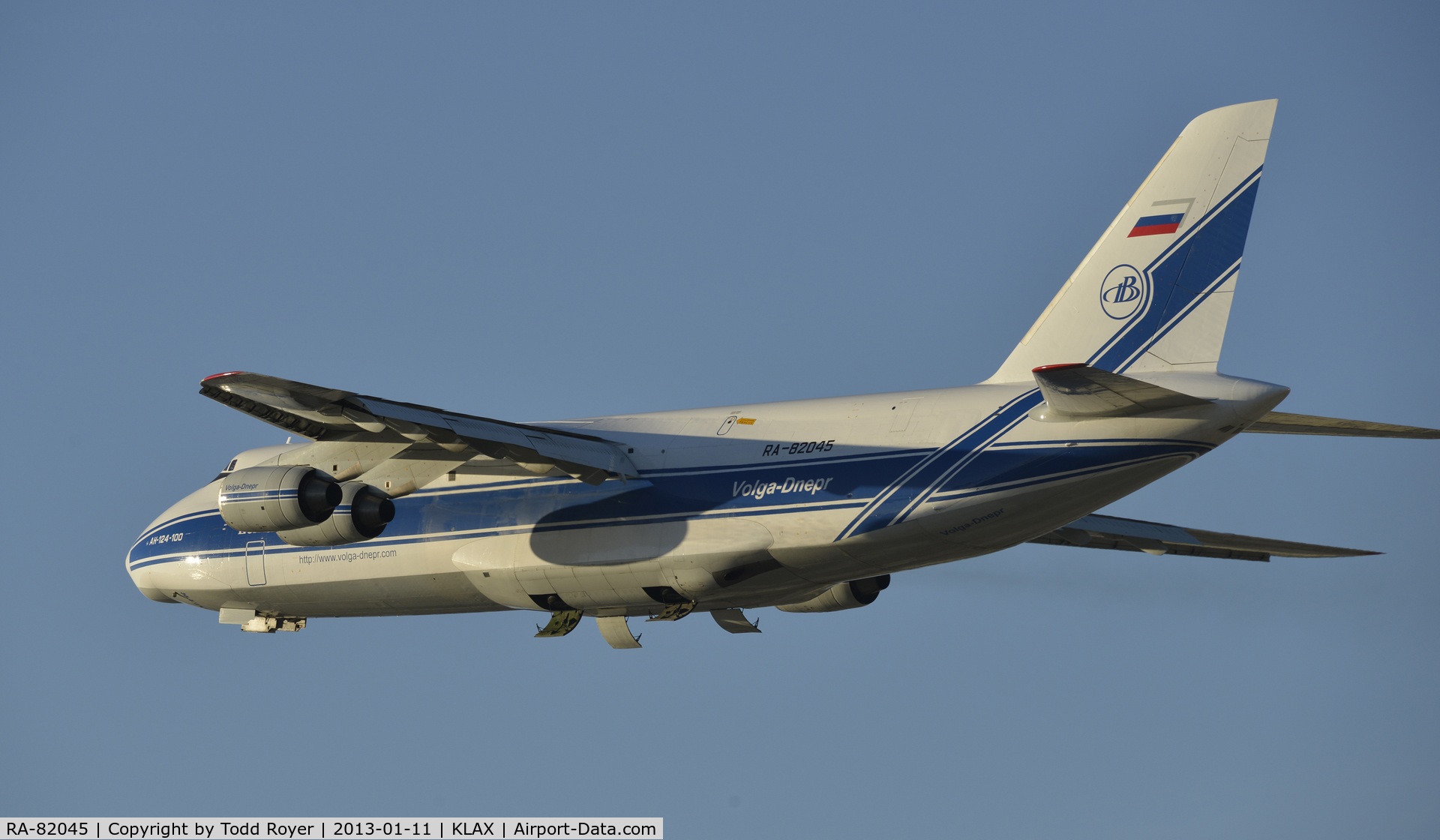 RA-82045, 1991 Antonov An-124-100 Ruslan C/N 9773052255113, Departing LAX
