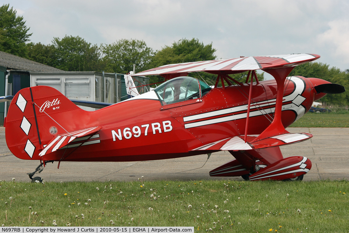 N697RB, 1986 Pitts S-1T Special C/N 1042, Privately owned. A resident here.