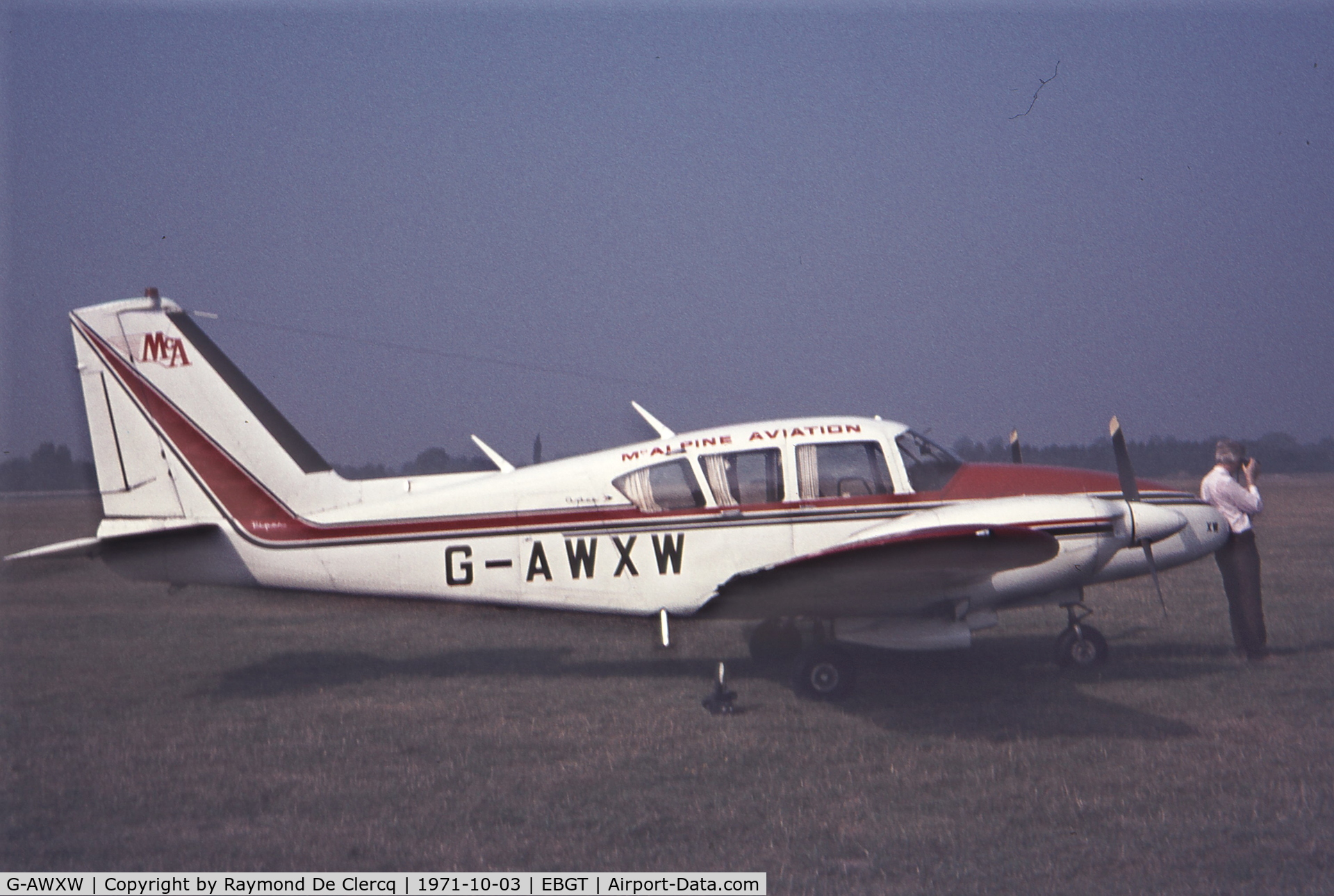 G-AWXW, 1968 Piper PA-23-250 Aztec C/N 27-4096, 1968 Piper PA-23-250 Aztec