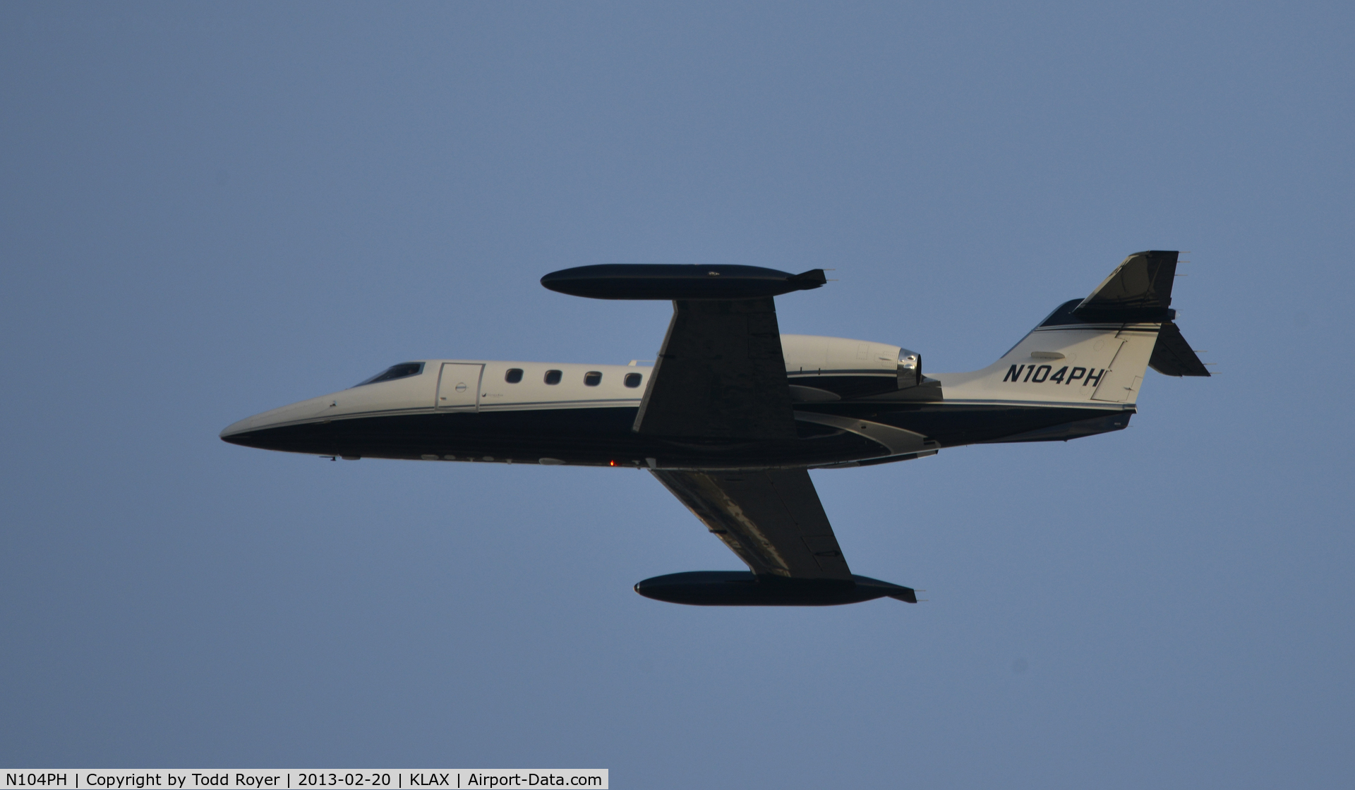 N104PH, Gates Learjet 35A C/N 300, Departing LAx