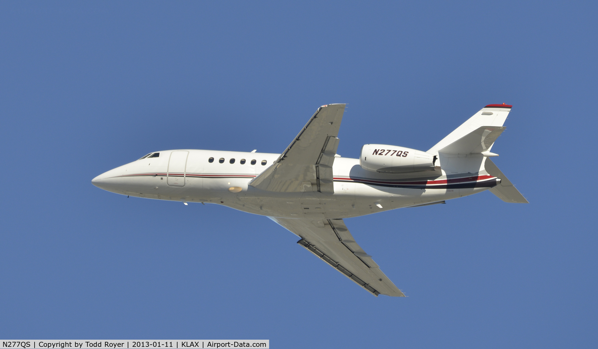 N277QS, 2002 Dassault Falcon 2000 C/N 177, Departing LAX