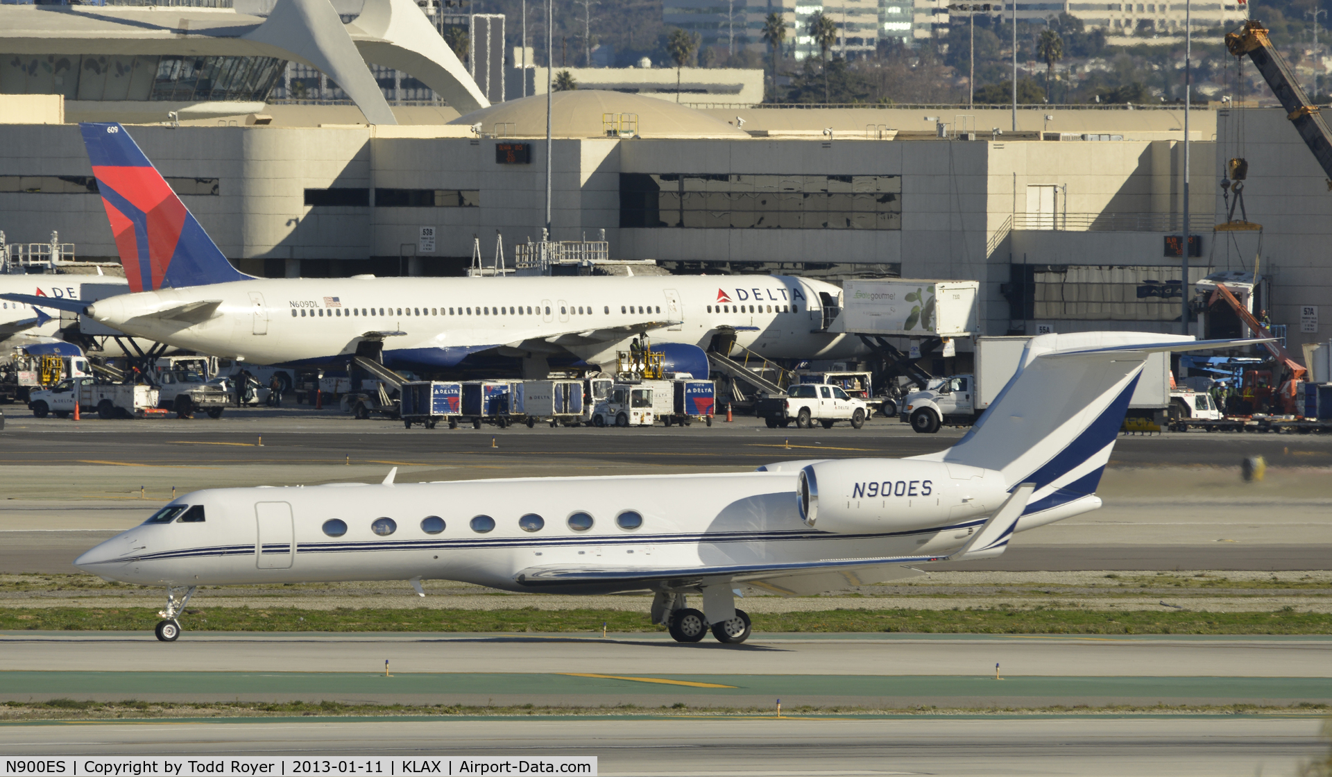 N900ES, Gulfstream Aerospace GV-SP (G550) C/N 5322, Departing LAX