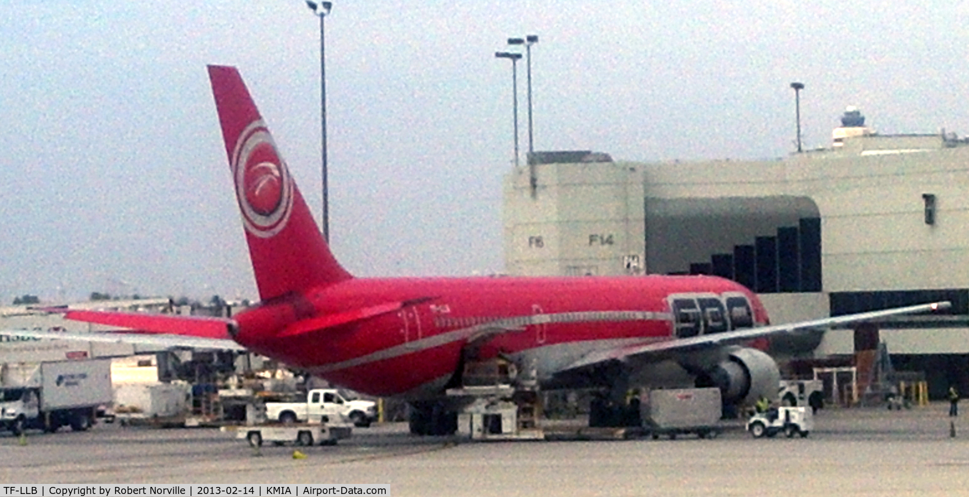 TF-LLB, 1991 Boeing 767-3Y0/ER C/N 25000, At the gate - Miami

Photo with the permission of Robert Norville
