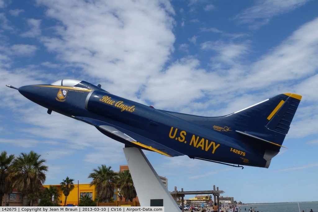142675, Douglas A-4B Skyhawk C/N 11737, Gate guard for 'USS Lexington Museum on the bay' in Corpus Christi TX
