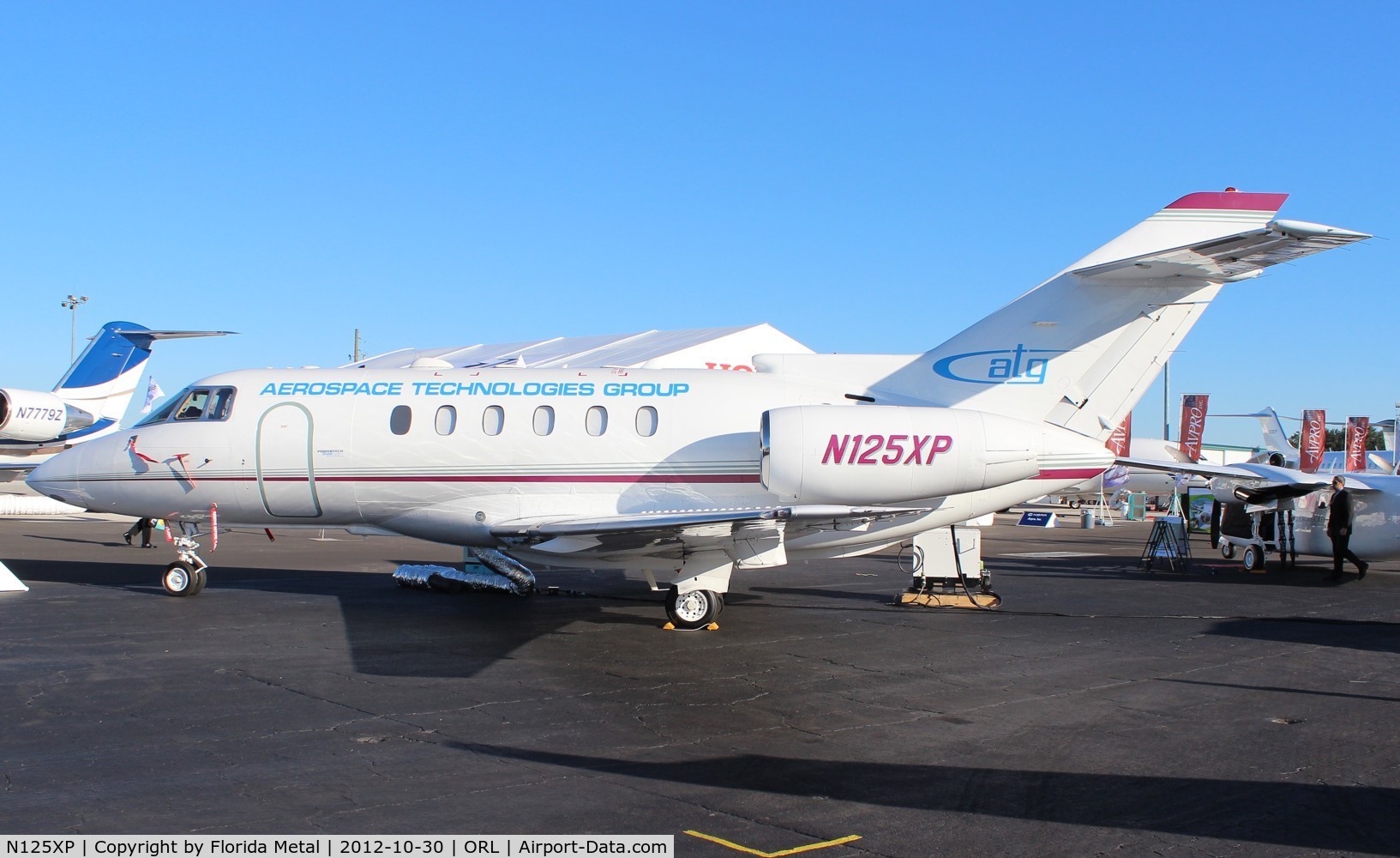 N125XP, 2000 Raytheon Hawker 800XP C/N 258485, Hawker 800XP at NBAA