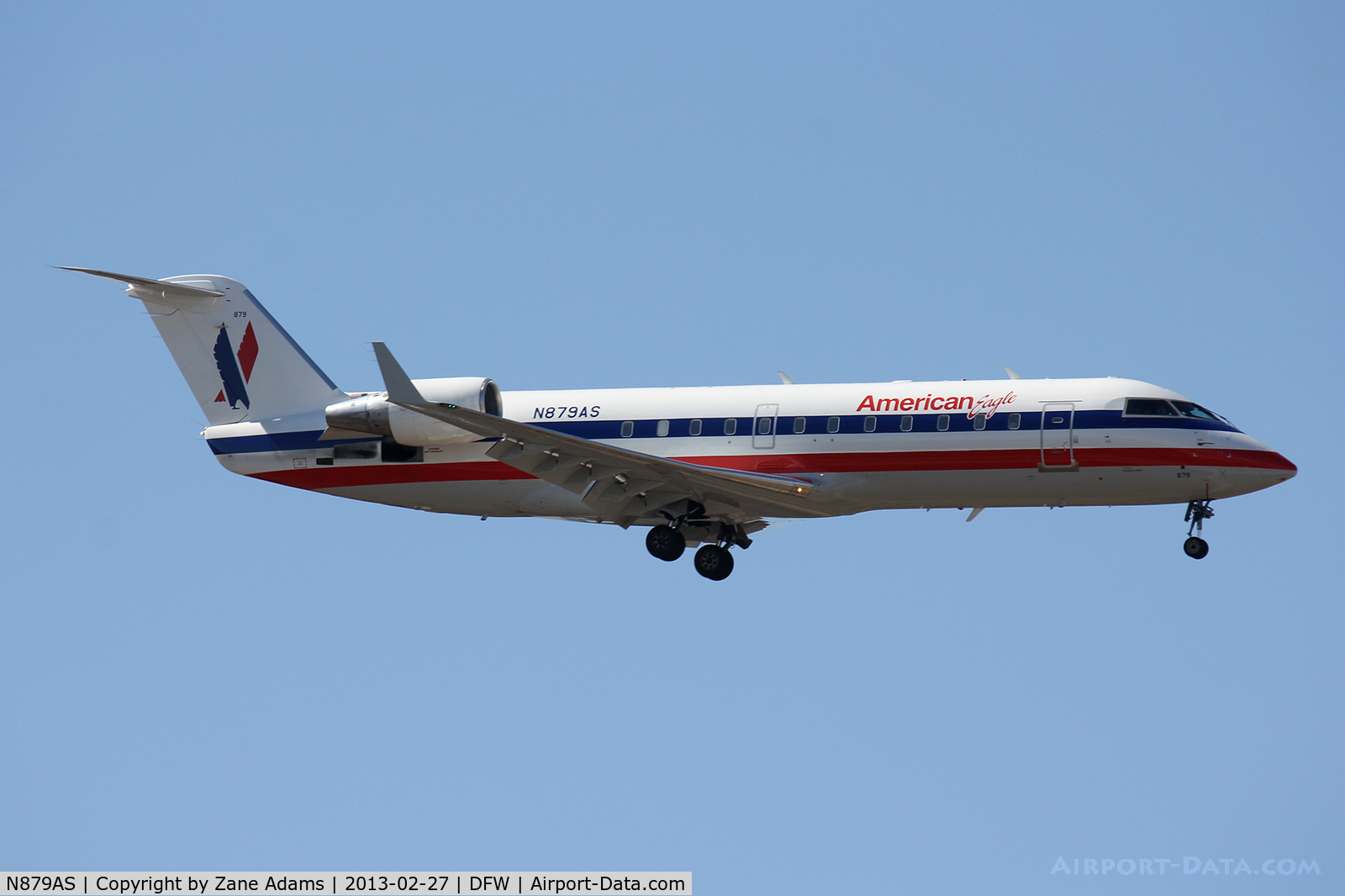 N879AS, 2002 Bombardier CRJ-200ER (CL-600-2B19) C/N 7600, American Eagle at DFW Airport