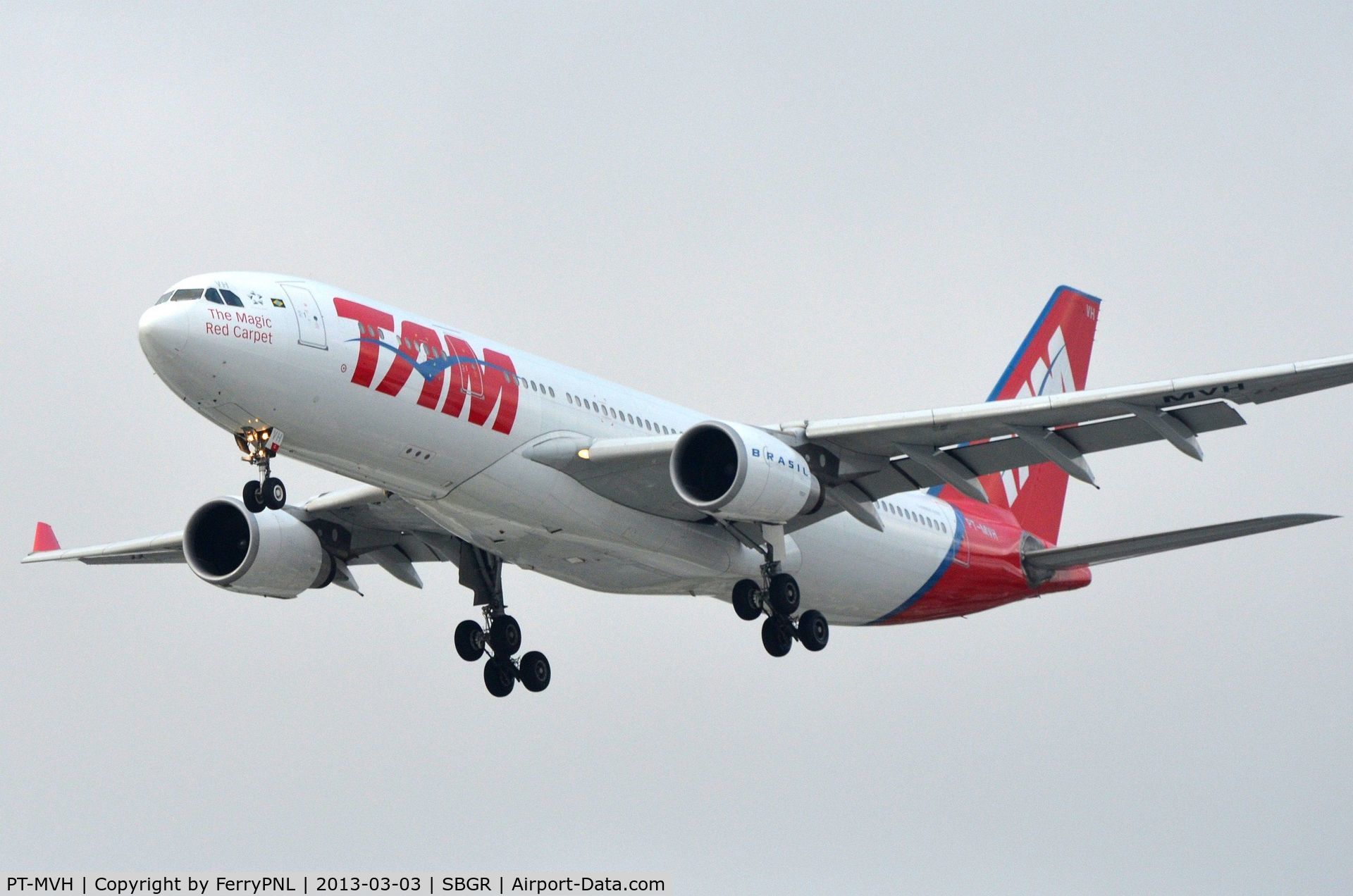 PT-MVH, 2002 Airbus A330-203 C/N 477, TAM A332 early morning arrival in GRU