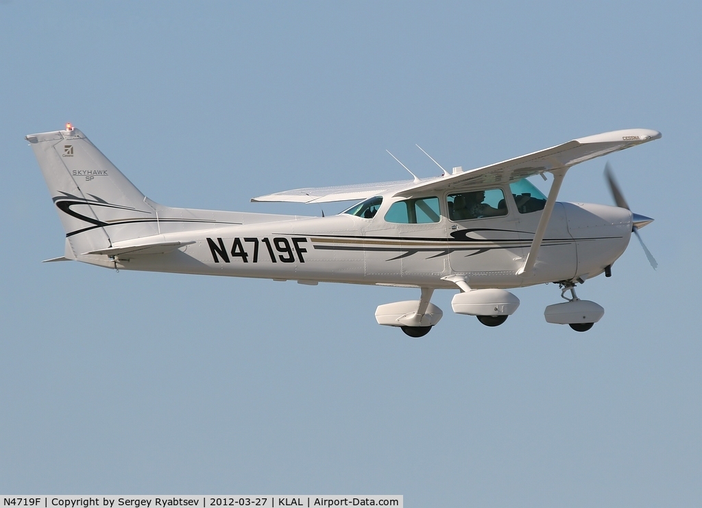 N4719F, 1979 Cessna 172N C/N 17273076, Sun'n-Fun 2012