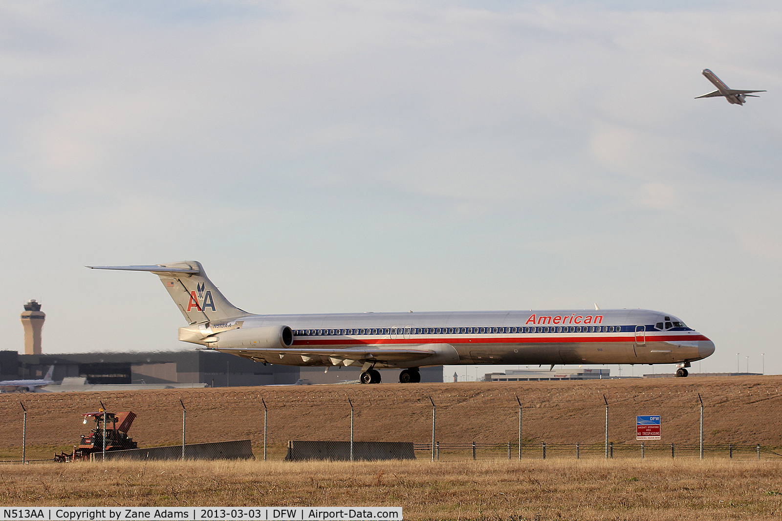 N513AA, 1990 McDonnell Douglas MD-82 (DC-9-82) C/N 49890, American Airlines at DFW Airport