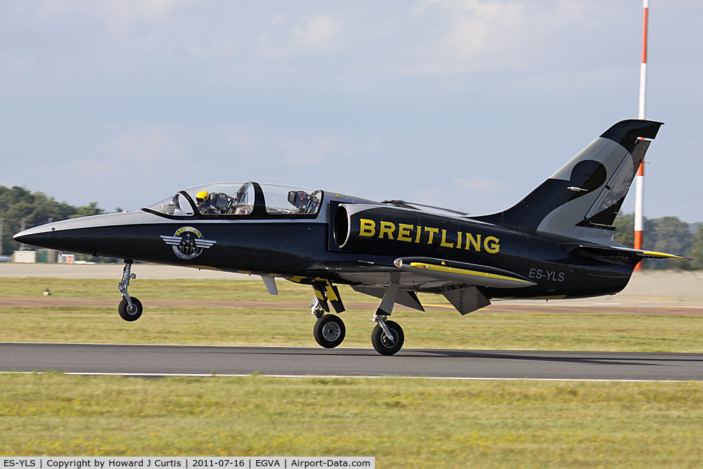 ES-YLS, Aero L-39 Albatros C/N 691881, Breitling Jet Team, coded 2. RIAT 2011.