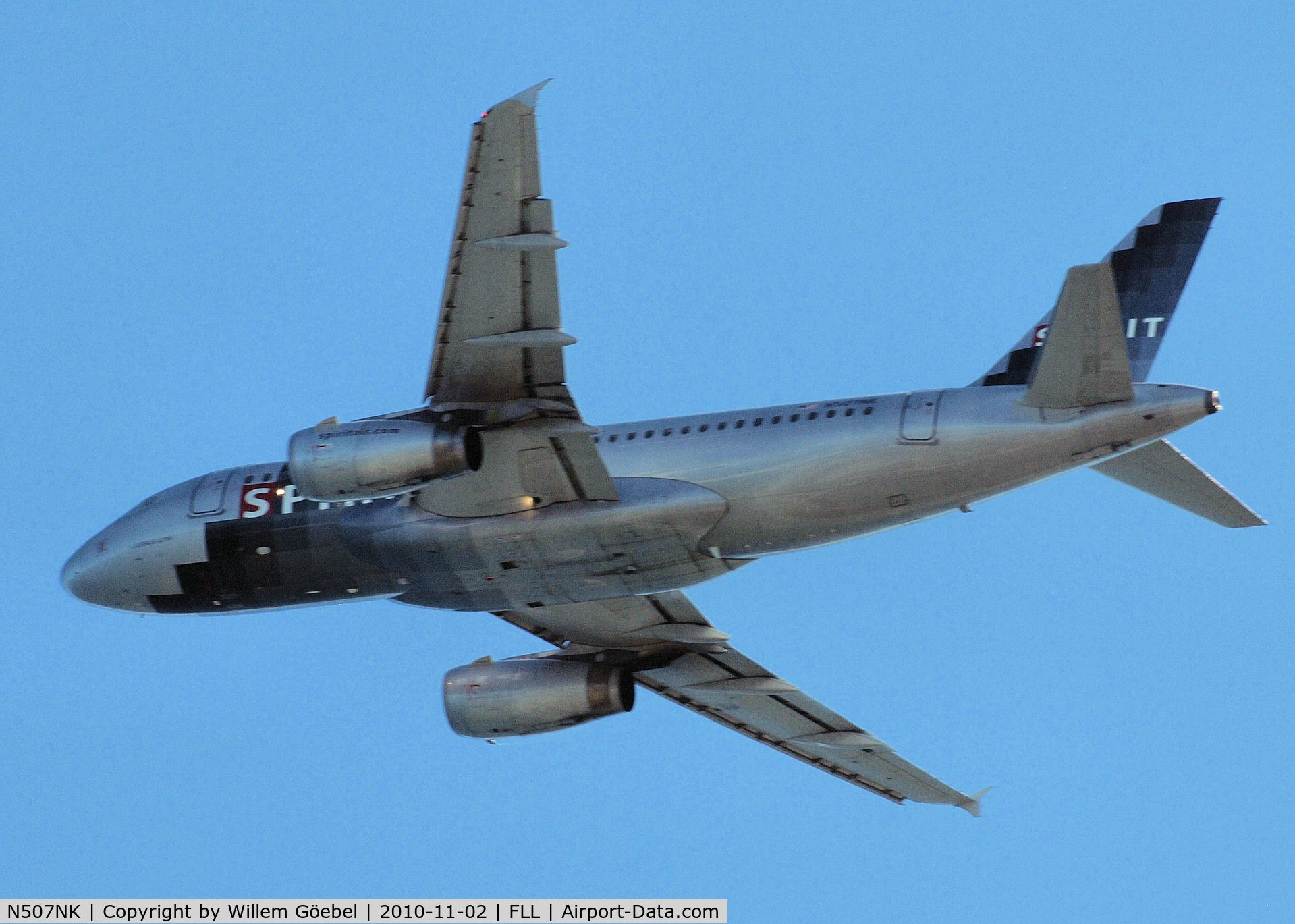 N507NK, 2005 Airbus A319-132 C/N 2560, Landing on the Airport FLL