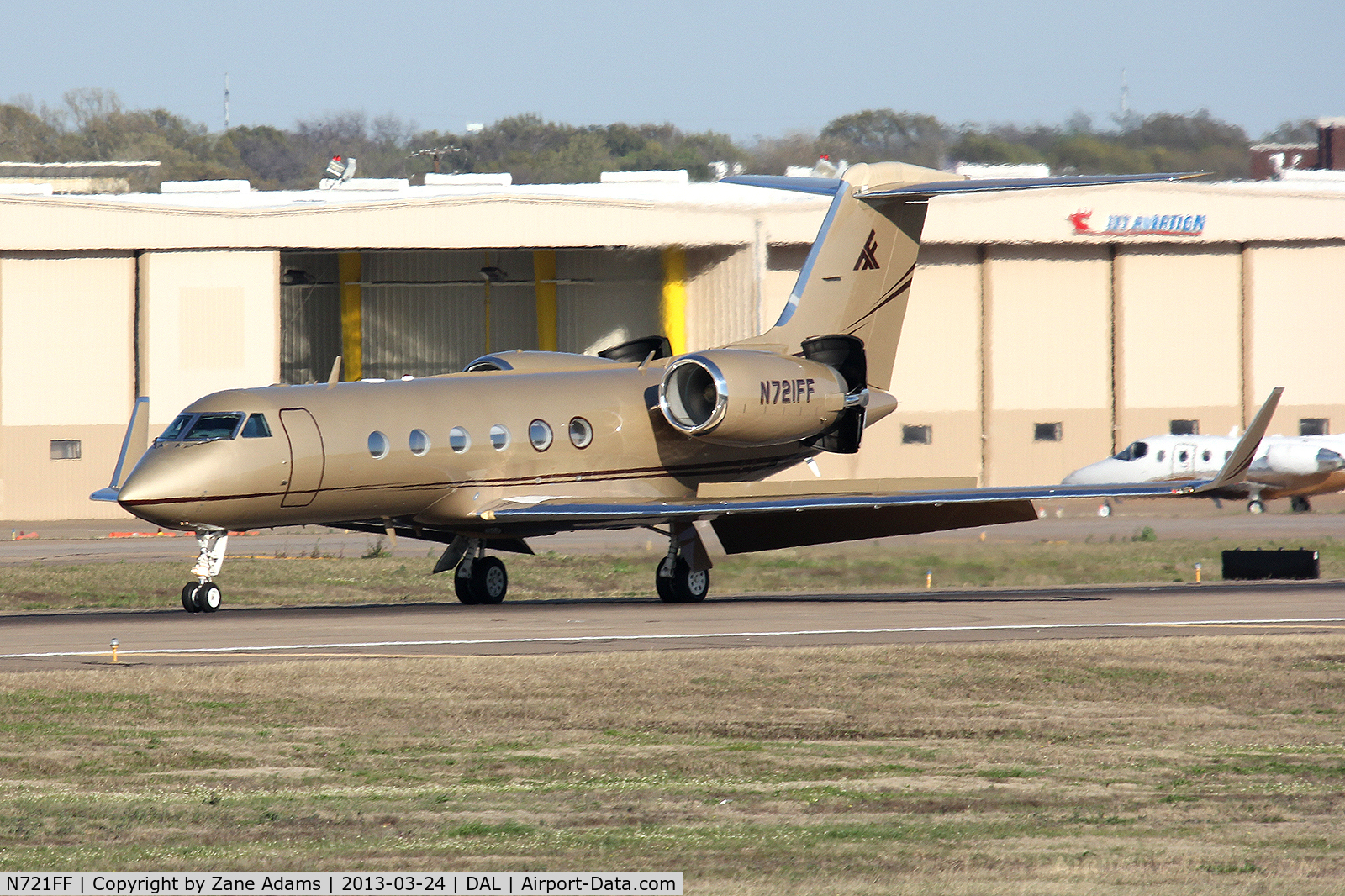 N721FF, 2002 Gulfstream Aerospace G-IV C/N 1484, At Dallas Love Field
