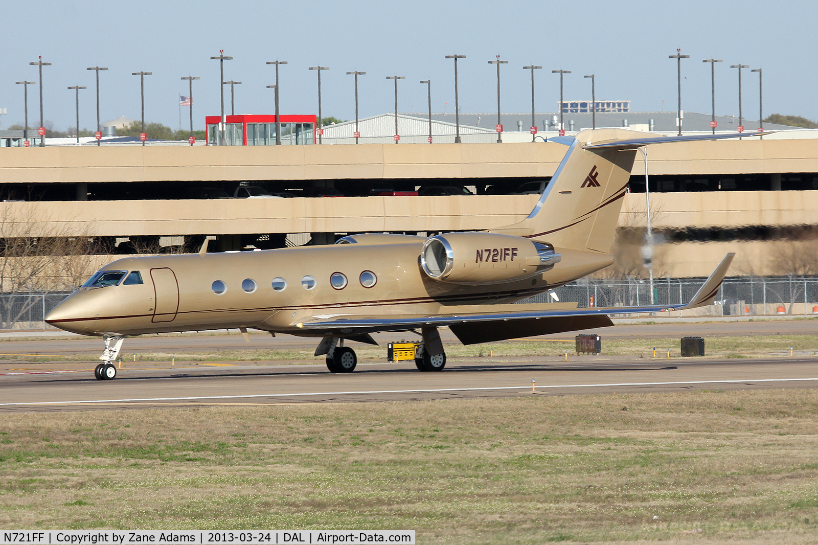 N721FF, 2002 Gulfstream Aerospace G-IV C/N 1484, At Dallas Love Field